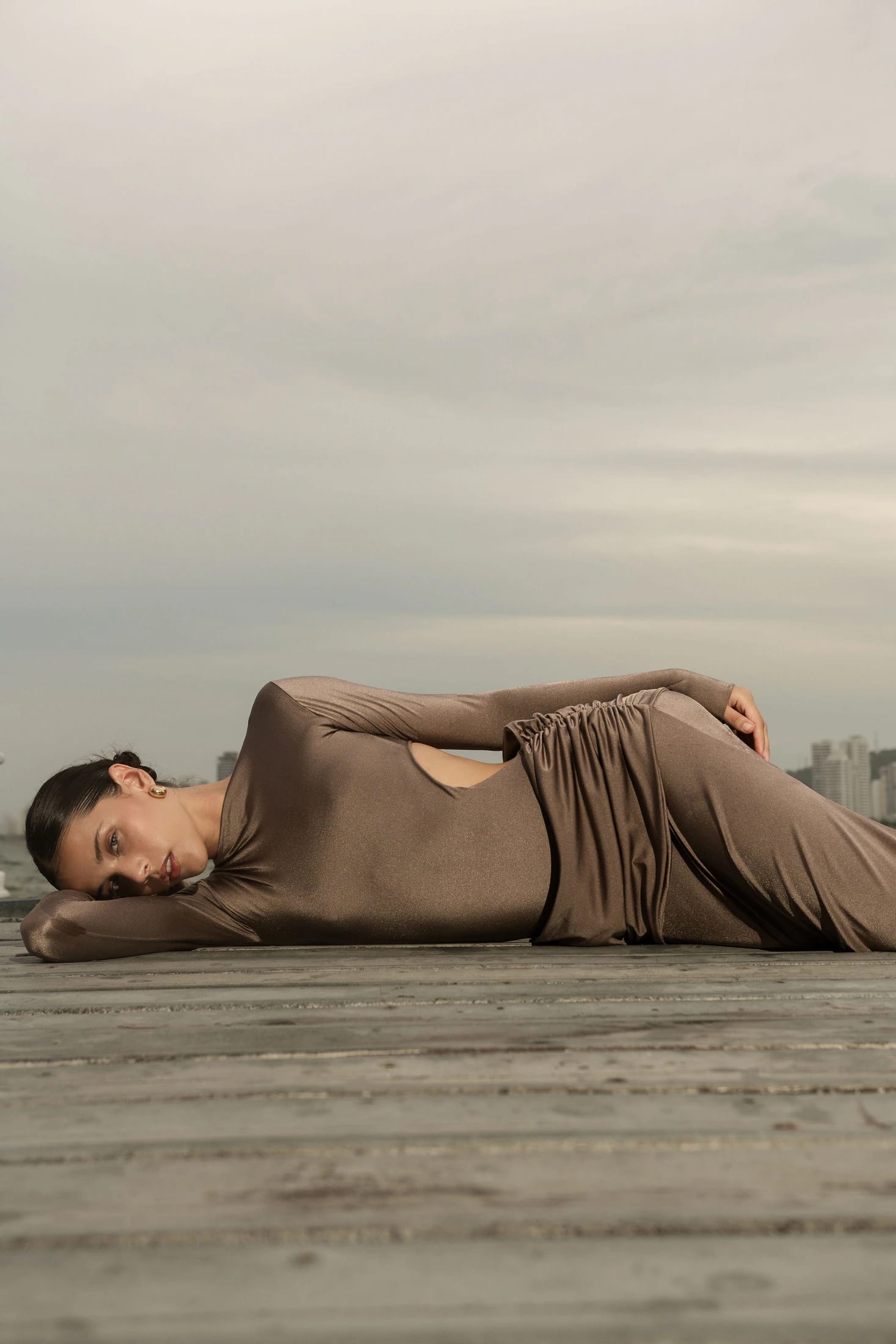 DANIELLE DRESS - SILK TIE TAUPE - imagen 6