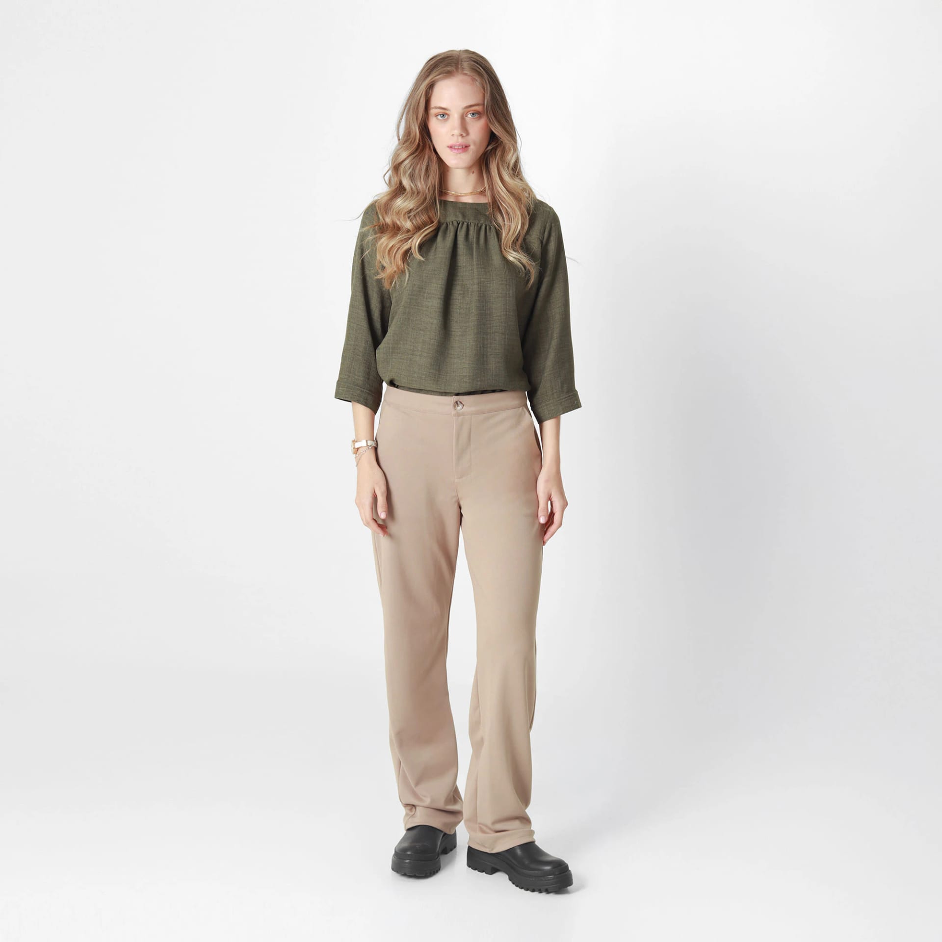 Pantalon Tiro Medio Bota Recta - imagen 2