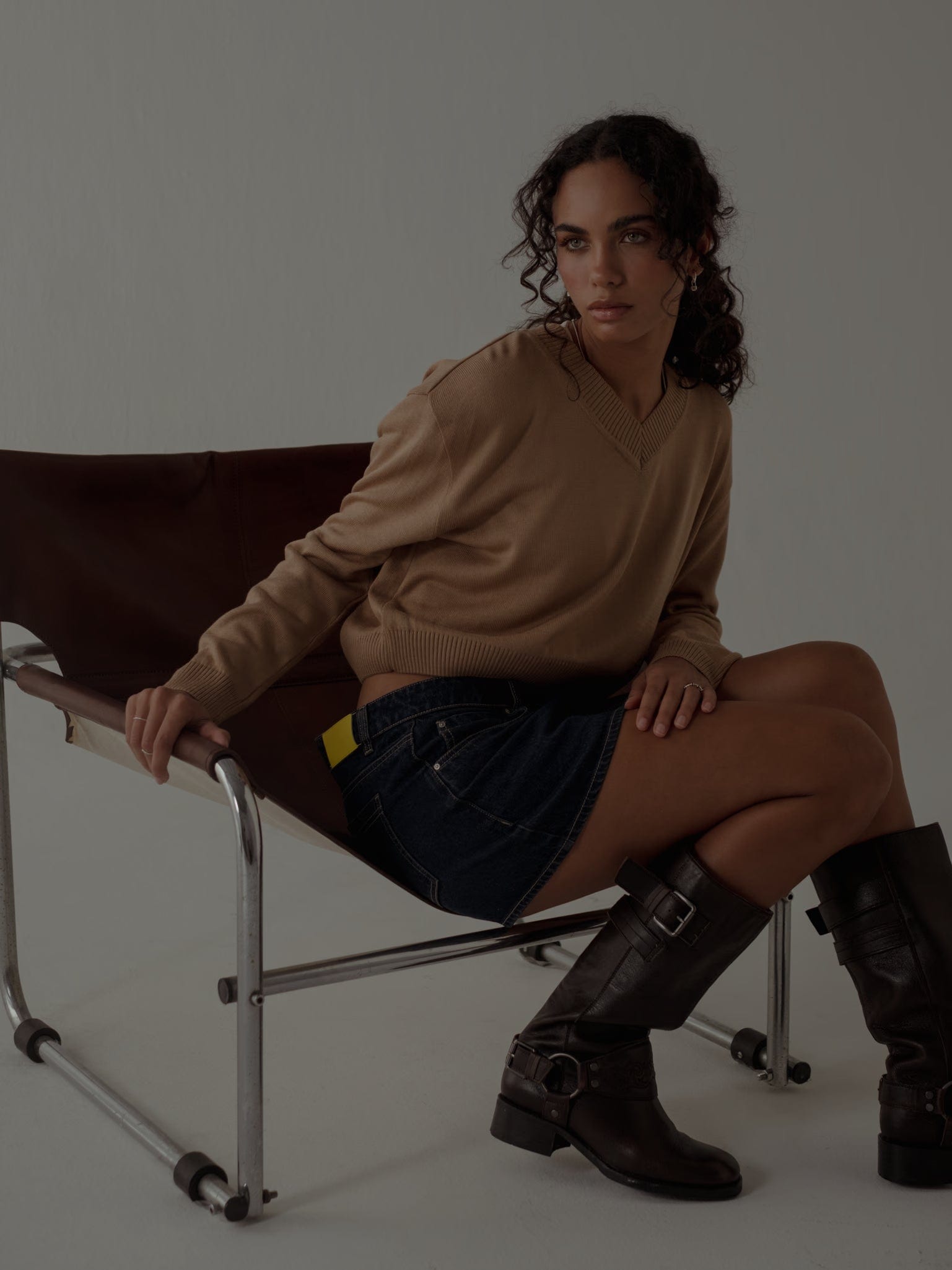 ONE HALF V-NECK KNIT SWEATER - SEPIA - imagen 8