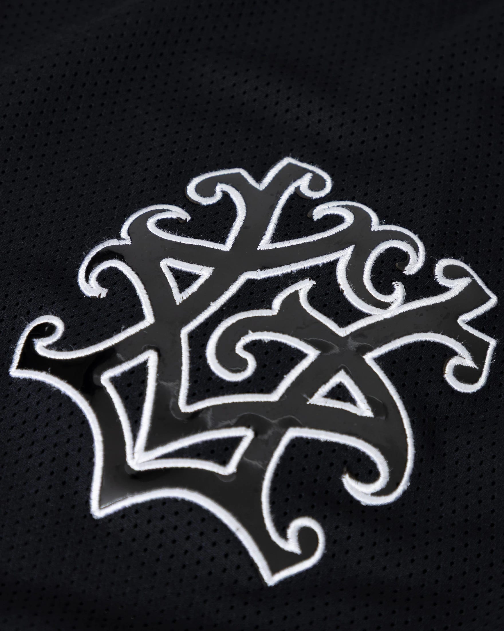 Line Embroidered UG Mesh Short Black - imagen 2