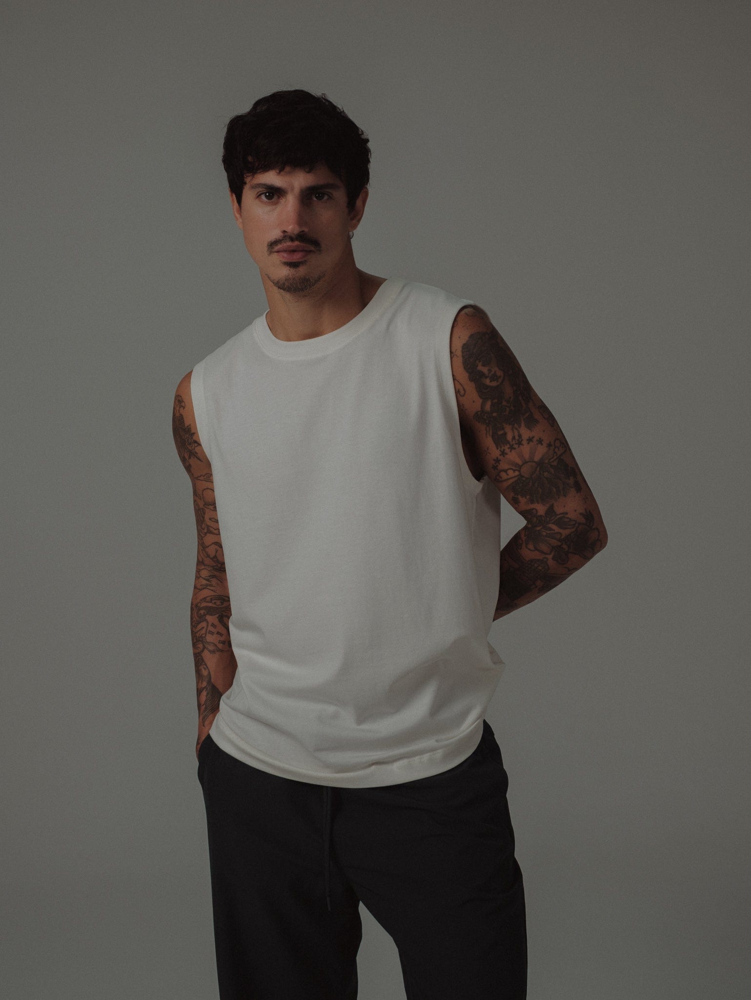 MUSCLE T-SHIRT MEN - SOFT WHITE - imagen 4