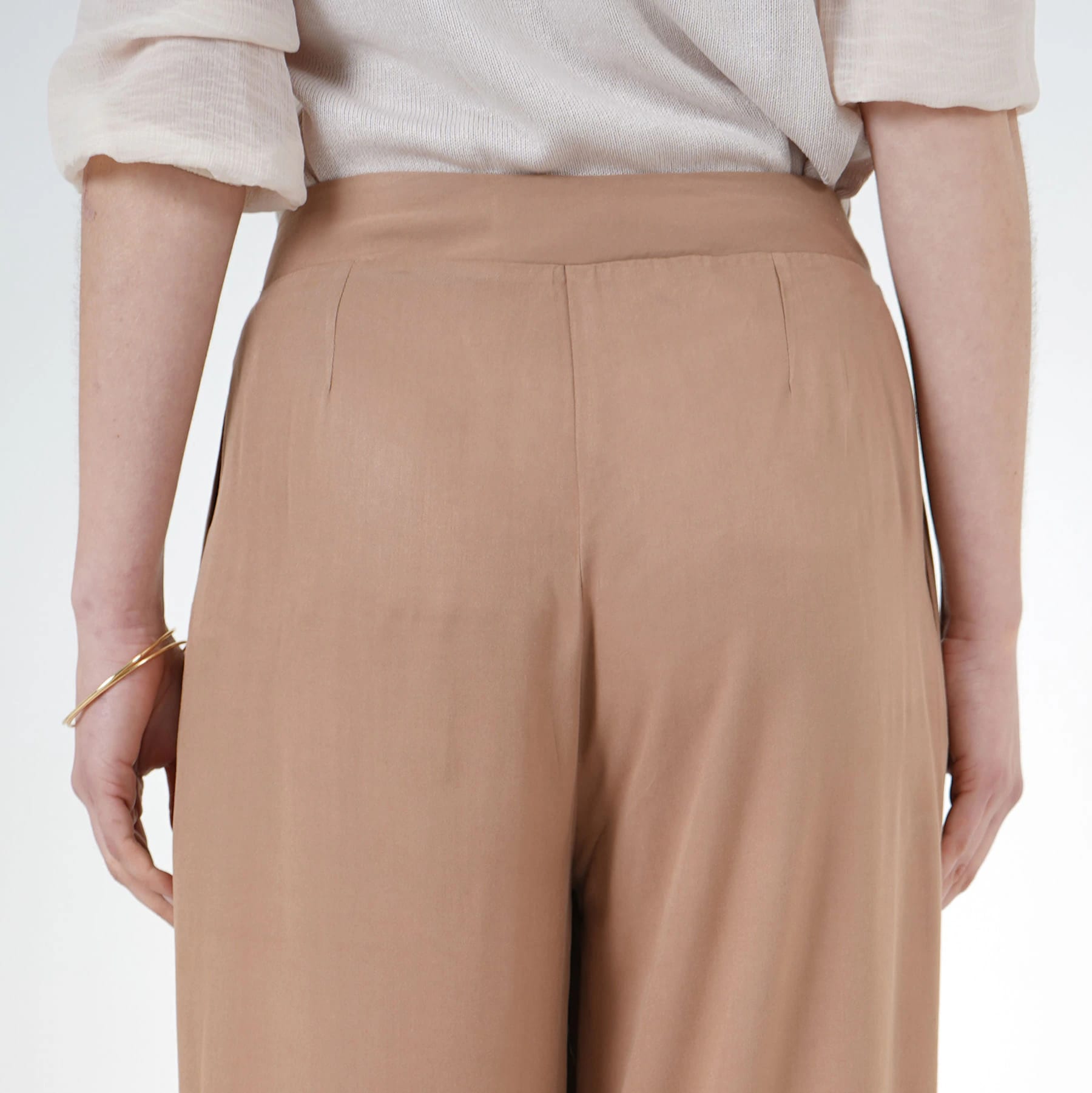 Pantalón bota recta con elástico en delantero - imagen 5