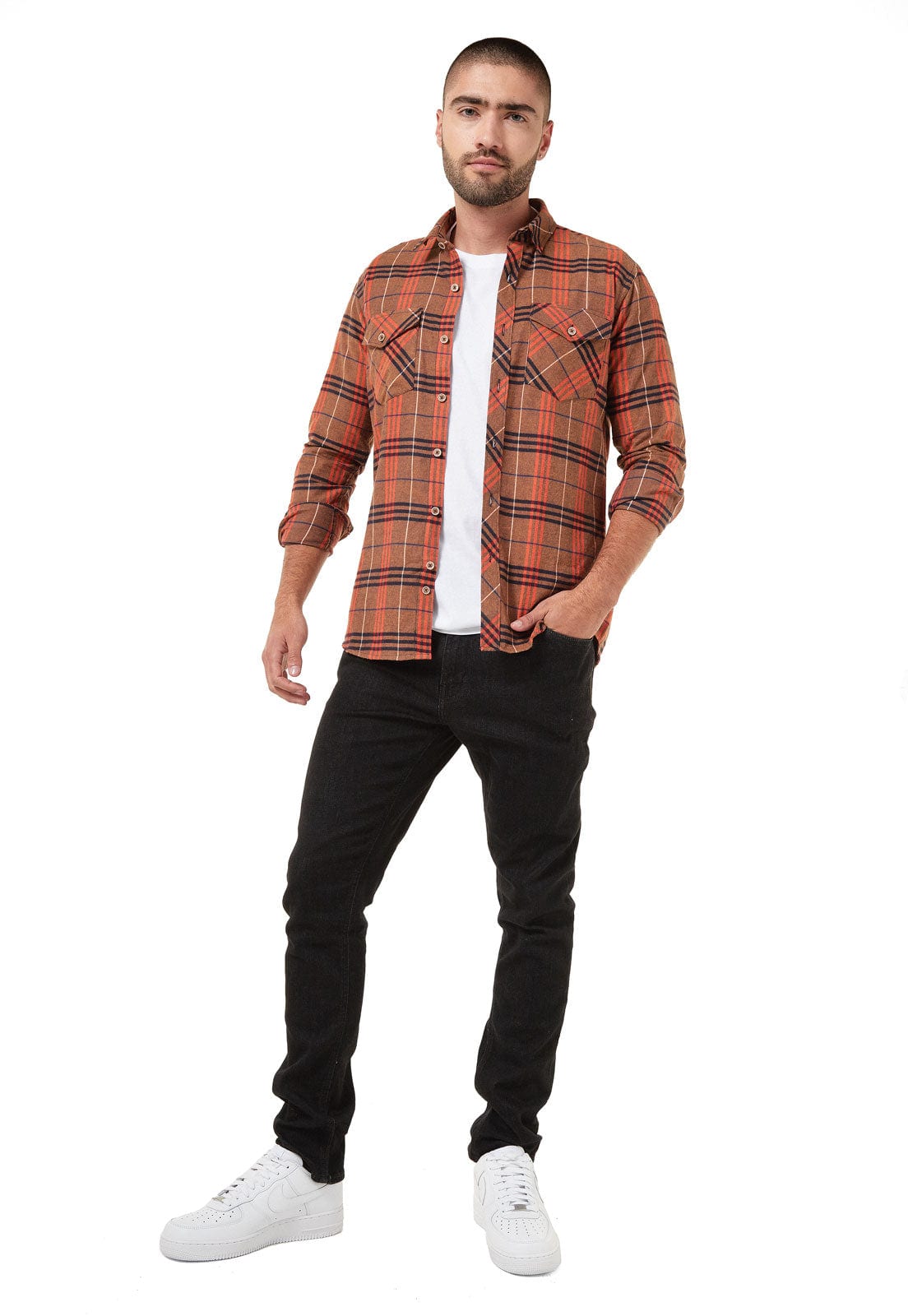 Camisa leñadora camel con naranja y negro doble bolsillo - imagen 4