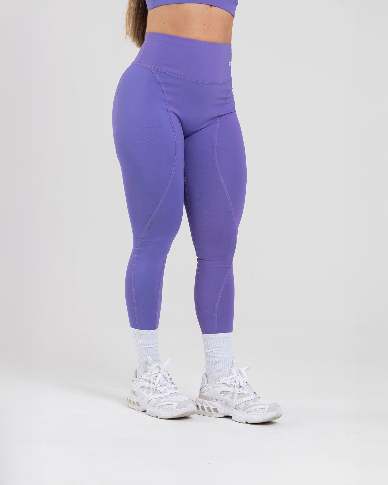 Leggings sculpt glow morado passion genuina - imagen 2