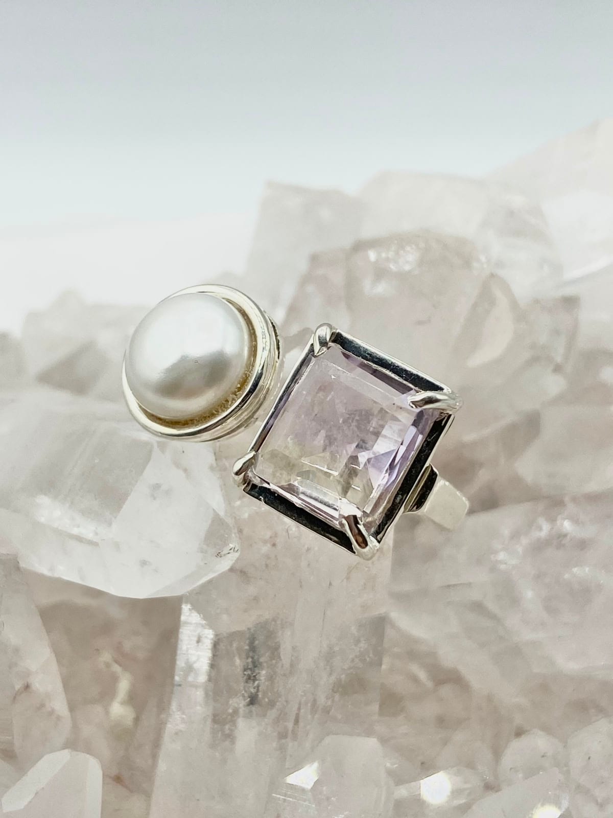 Anillo Doble Ametrino y perla Colección Armonía Dual - imagen 1