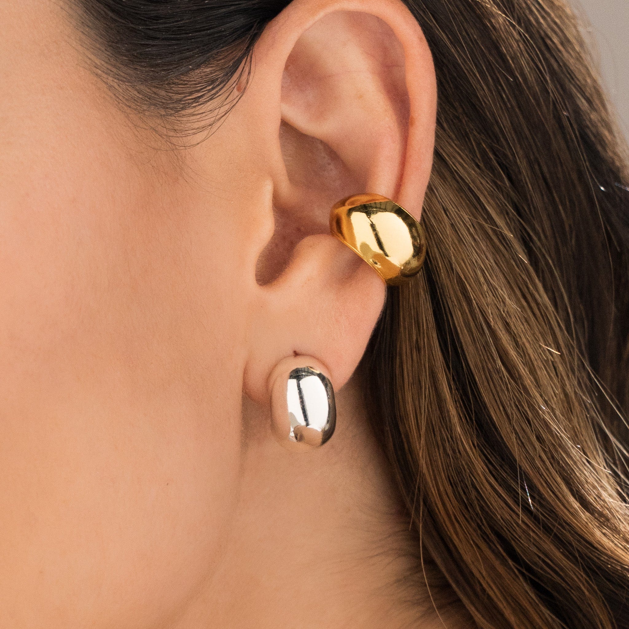 Set De 1 Par De Candongas + 1 Earcuff Oro - imagen 1