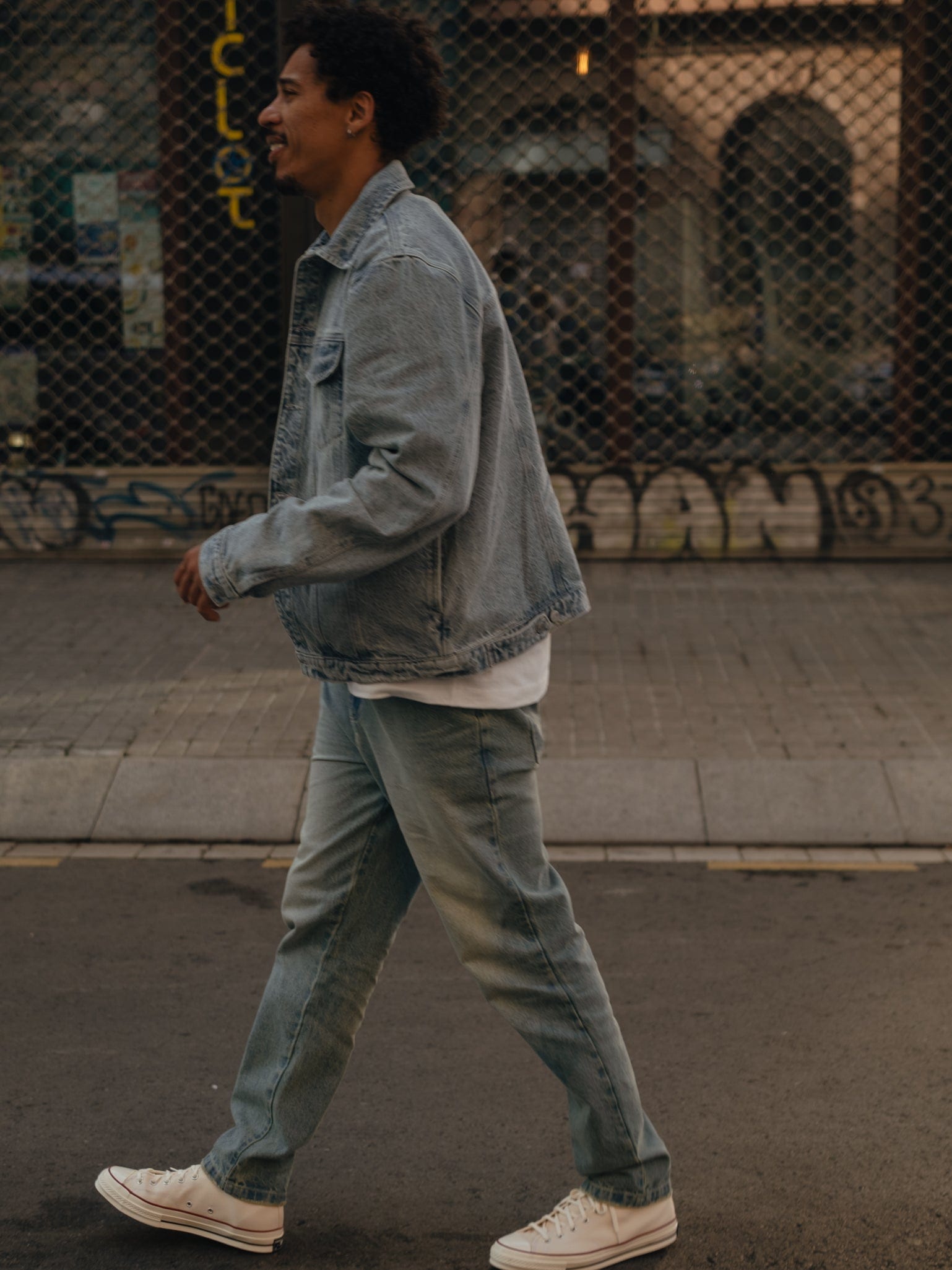 DENIM OVERSIZED JACKET - DIRTY CLEAR BLUE - imagen 9