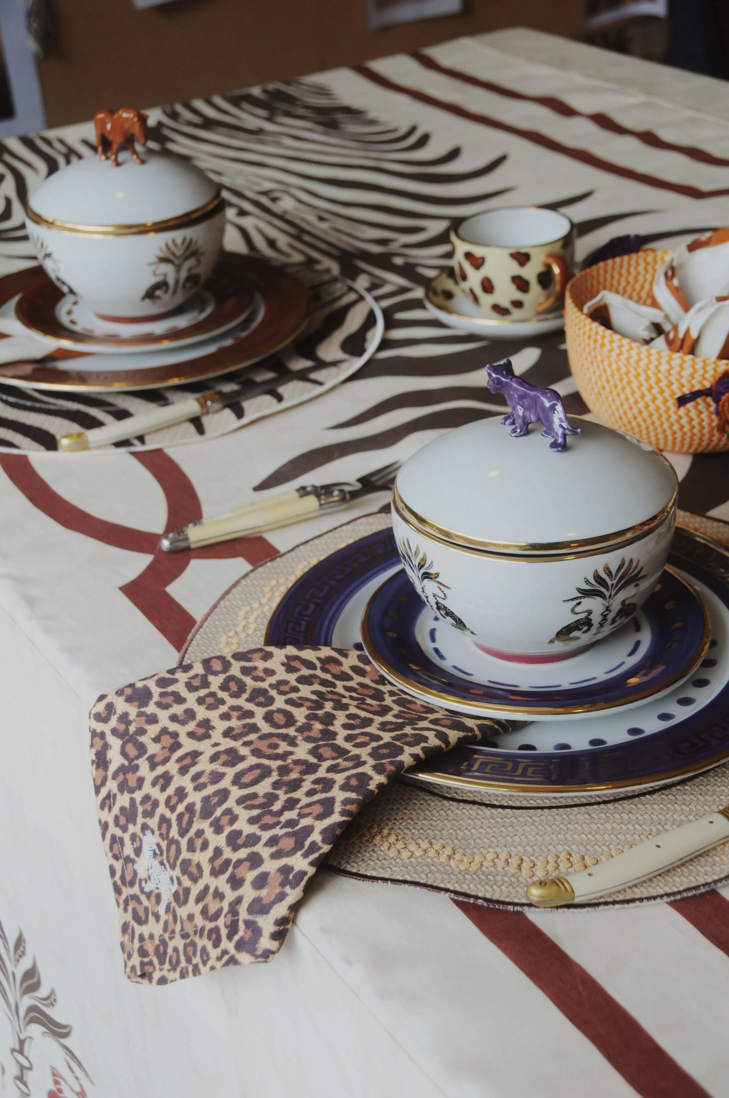 Jaguar Embroidered Linen Napkins / Set of 4 - imagen 3