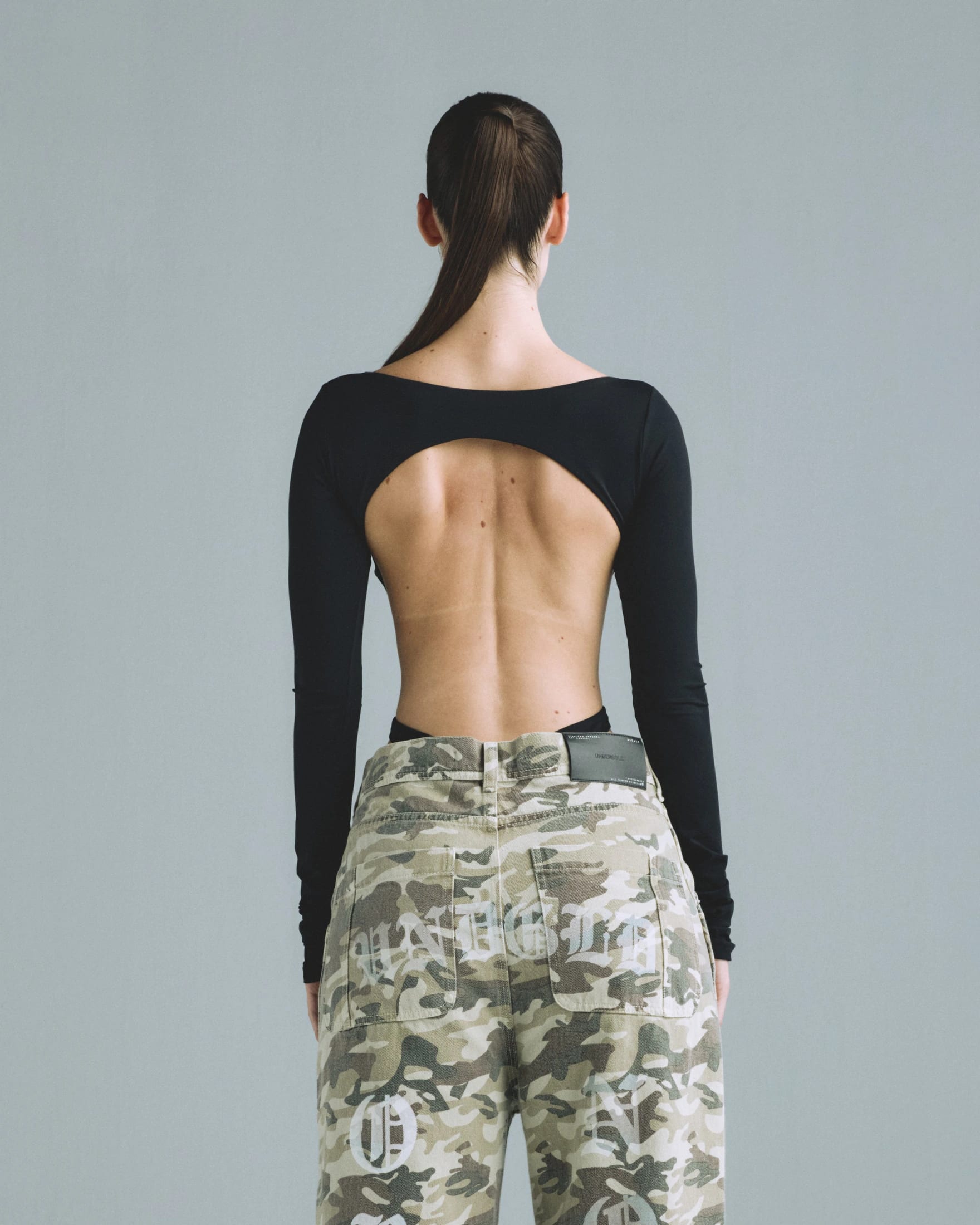 Basics Undergold Studio Backless Long Sleeve Body Black - imagen 6