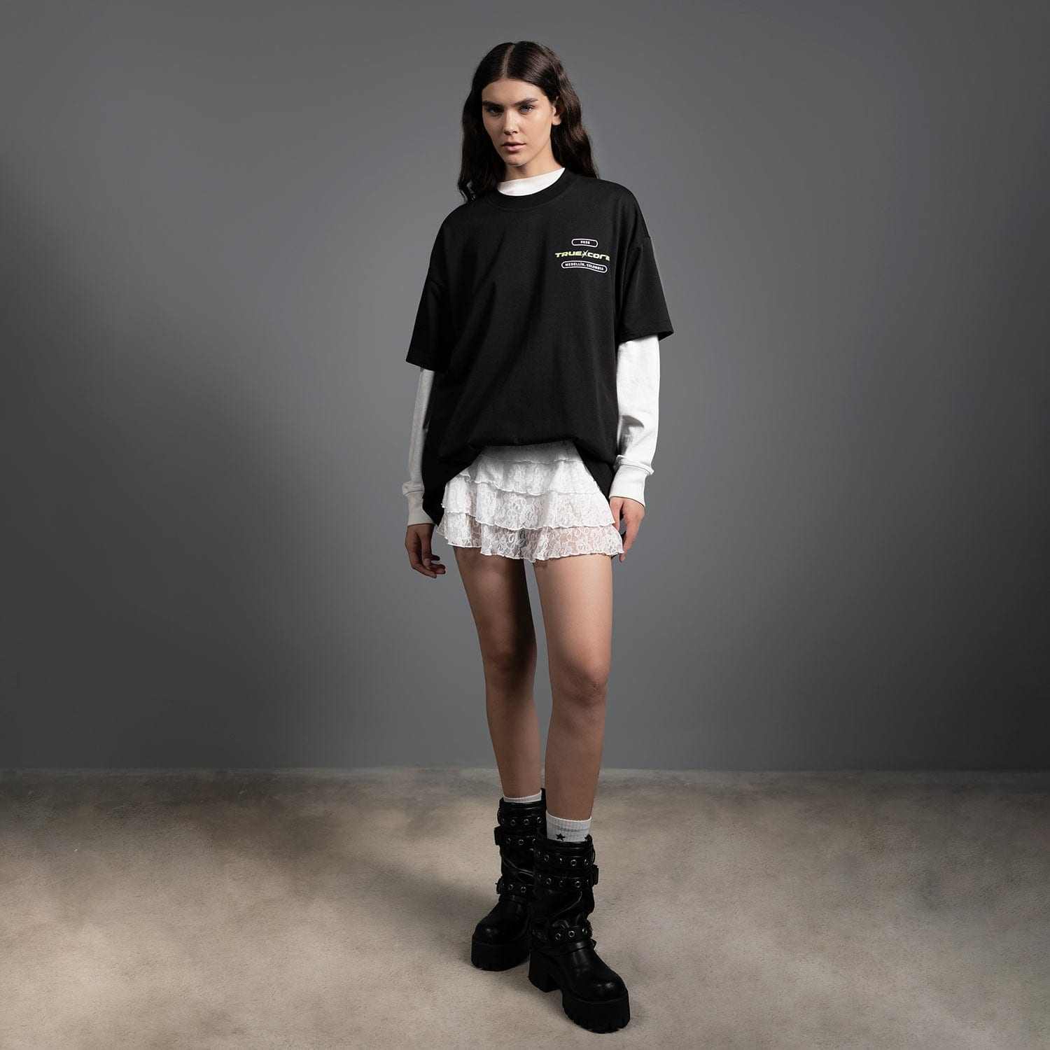 Flower Oversized T-Shirt - Black - imagen 10