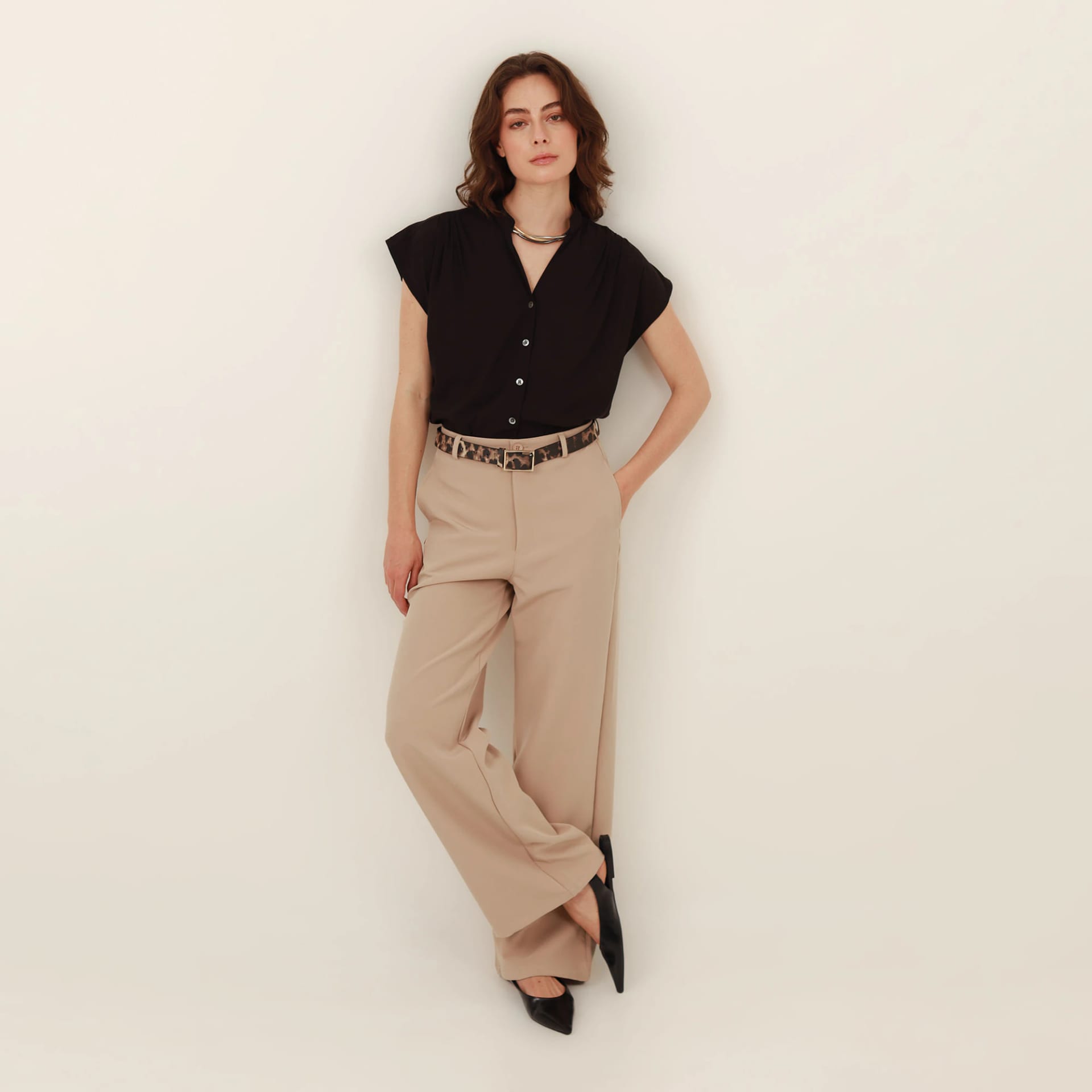 Pantalón rectobásico con pinzas - imagen 1