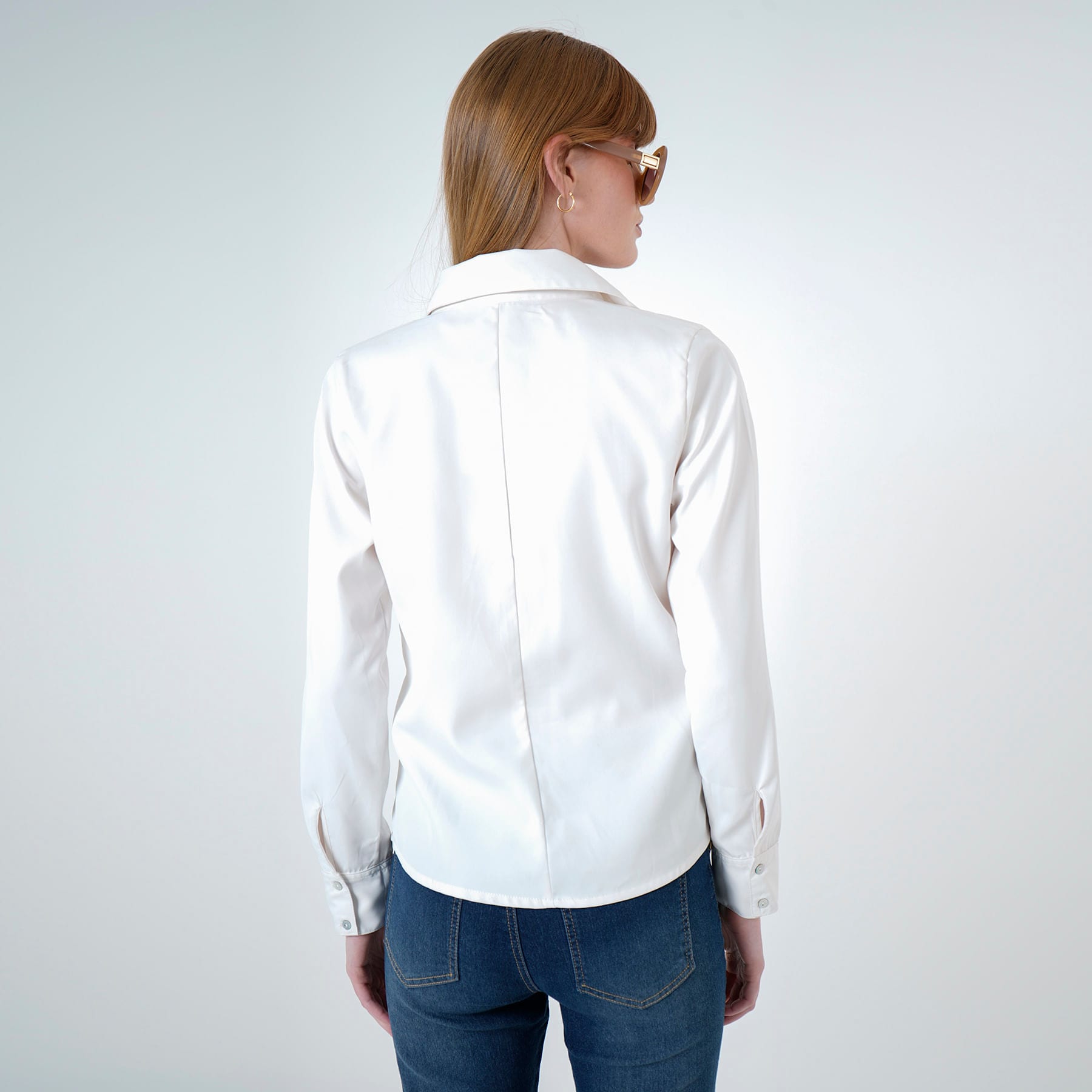 Blusa cuello camisero manga larga con pinzas de entalle - imagen 4