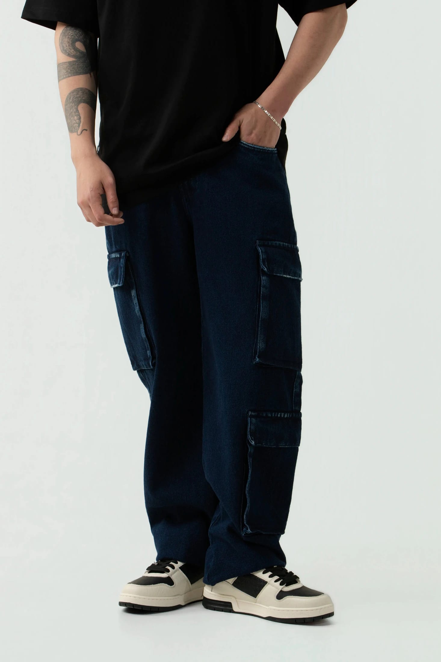 JEAN CARGO COLOR AZUL OSCURO - imagen 2
