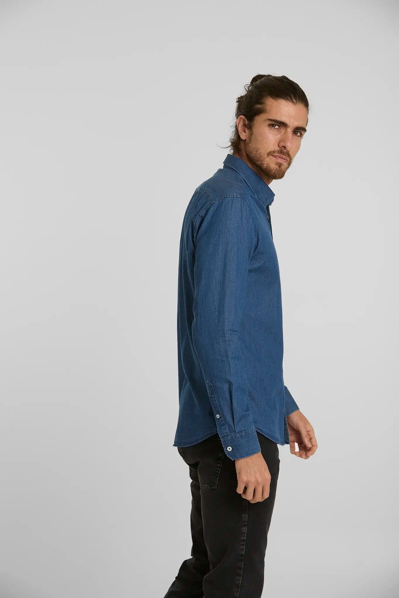 Camisa Jean Button Down Azul Medio - imagen 4