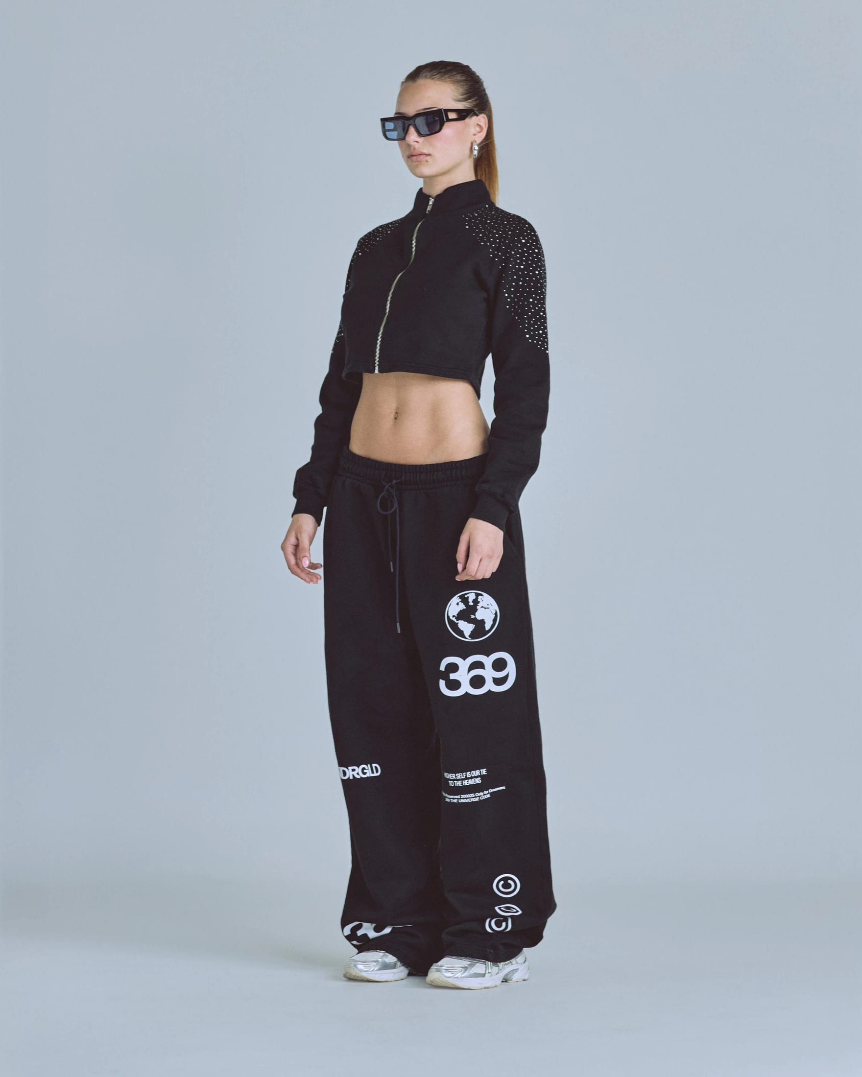 W Golden Heritage Slim Fit Zip Up Pearled Cropped Crewneck Black - imagen 5