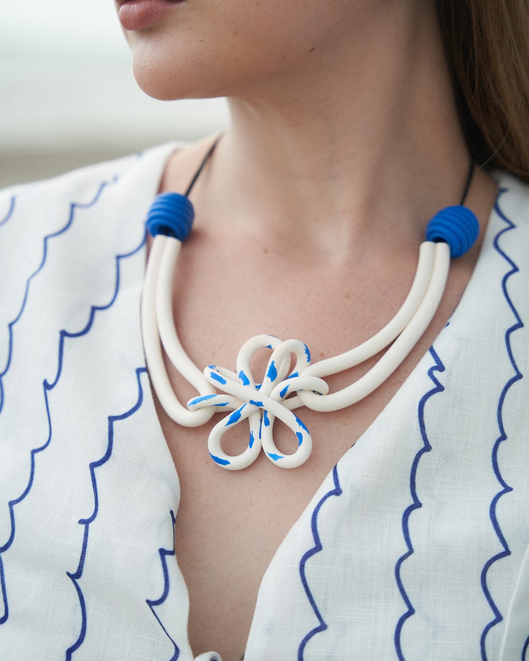 Curvy Bold Necklace - - imagen 4