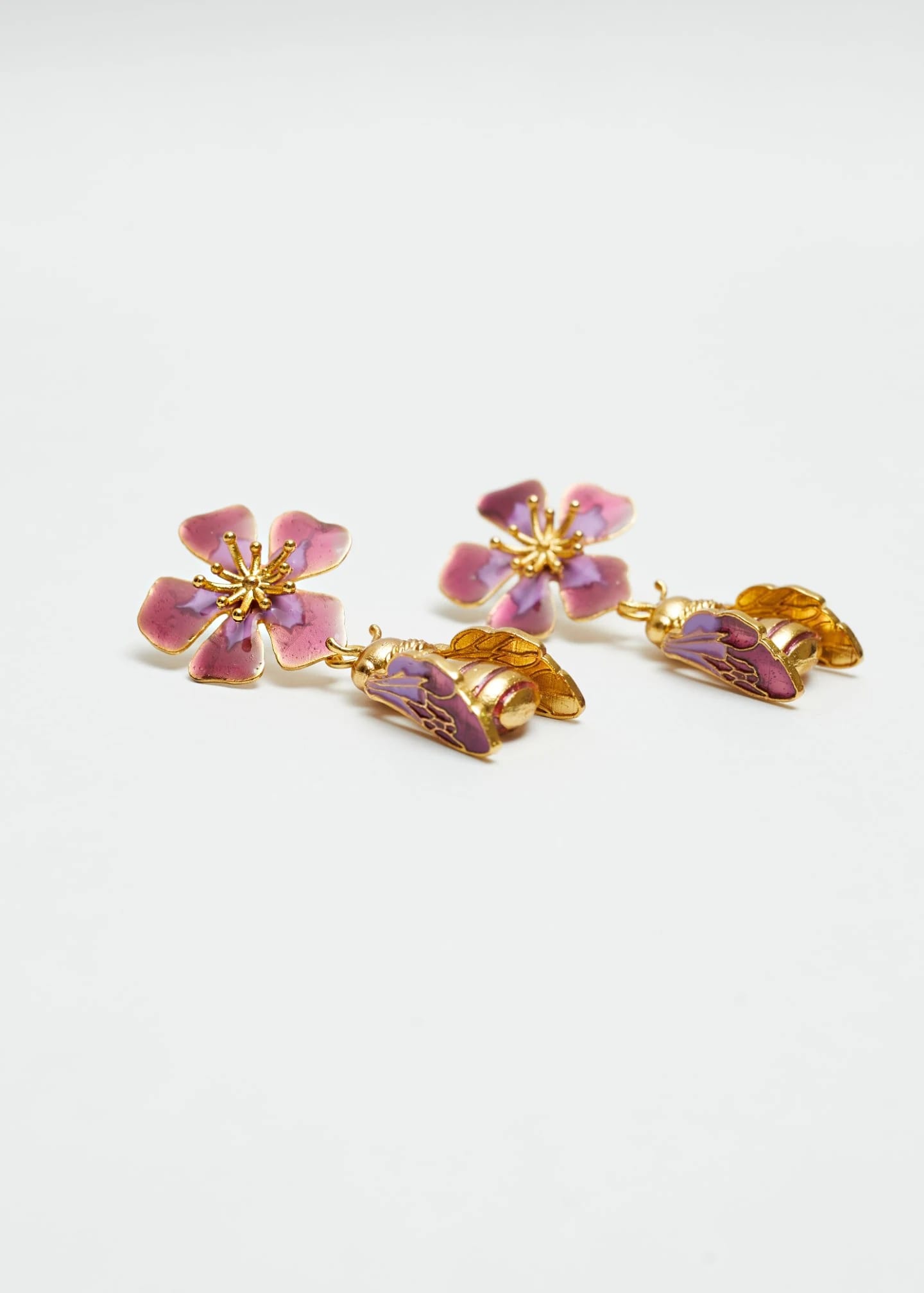 Aretes Bee Kind Ultravioleta - imagen 4