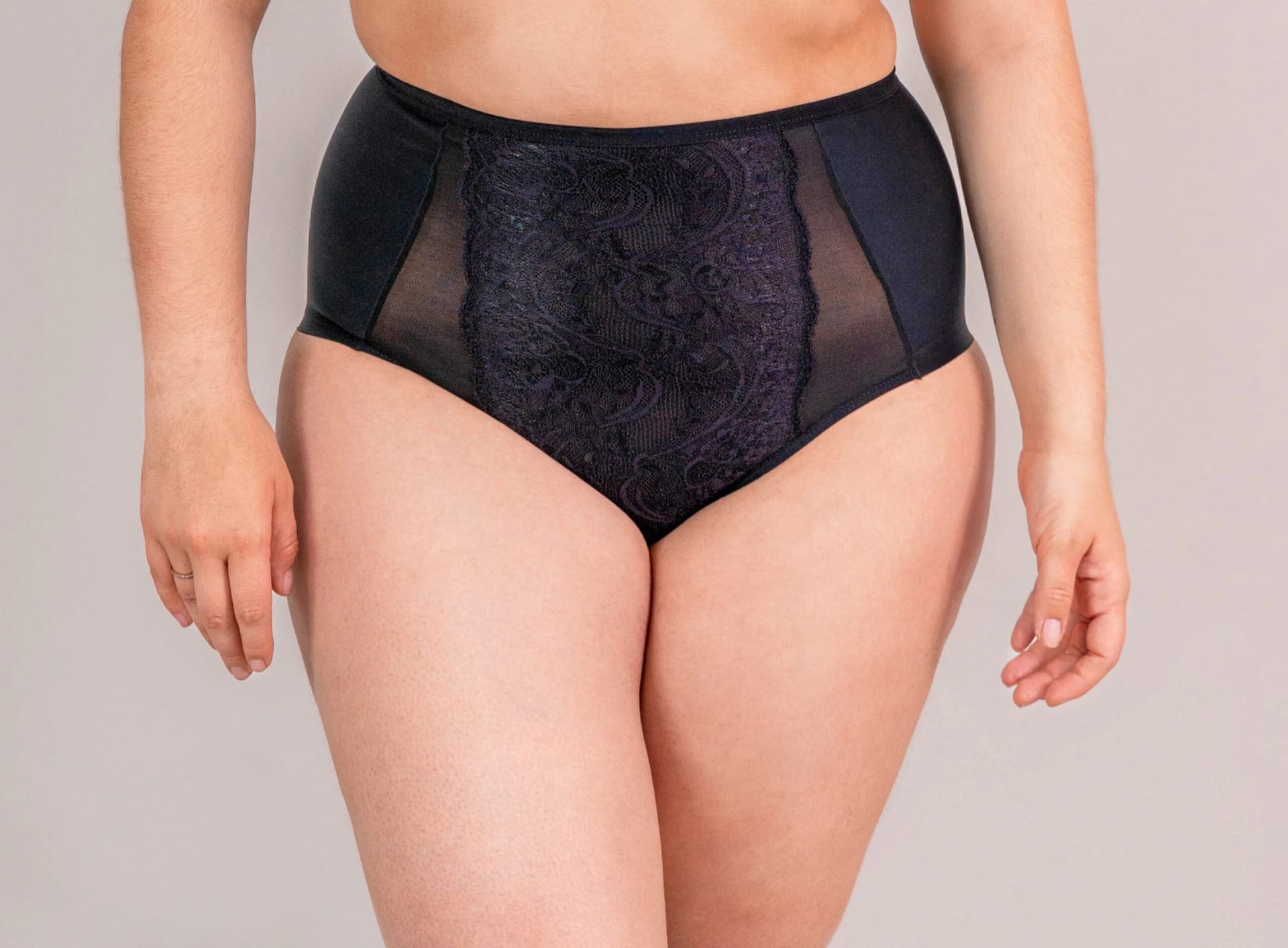Panty Clásico de Control Medio en Abdomen con Encaje - imagen 2
