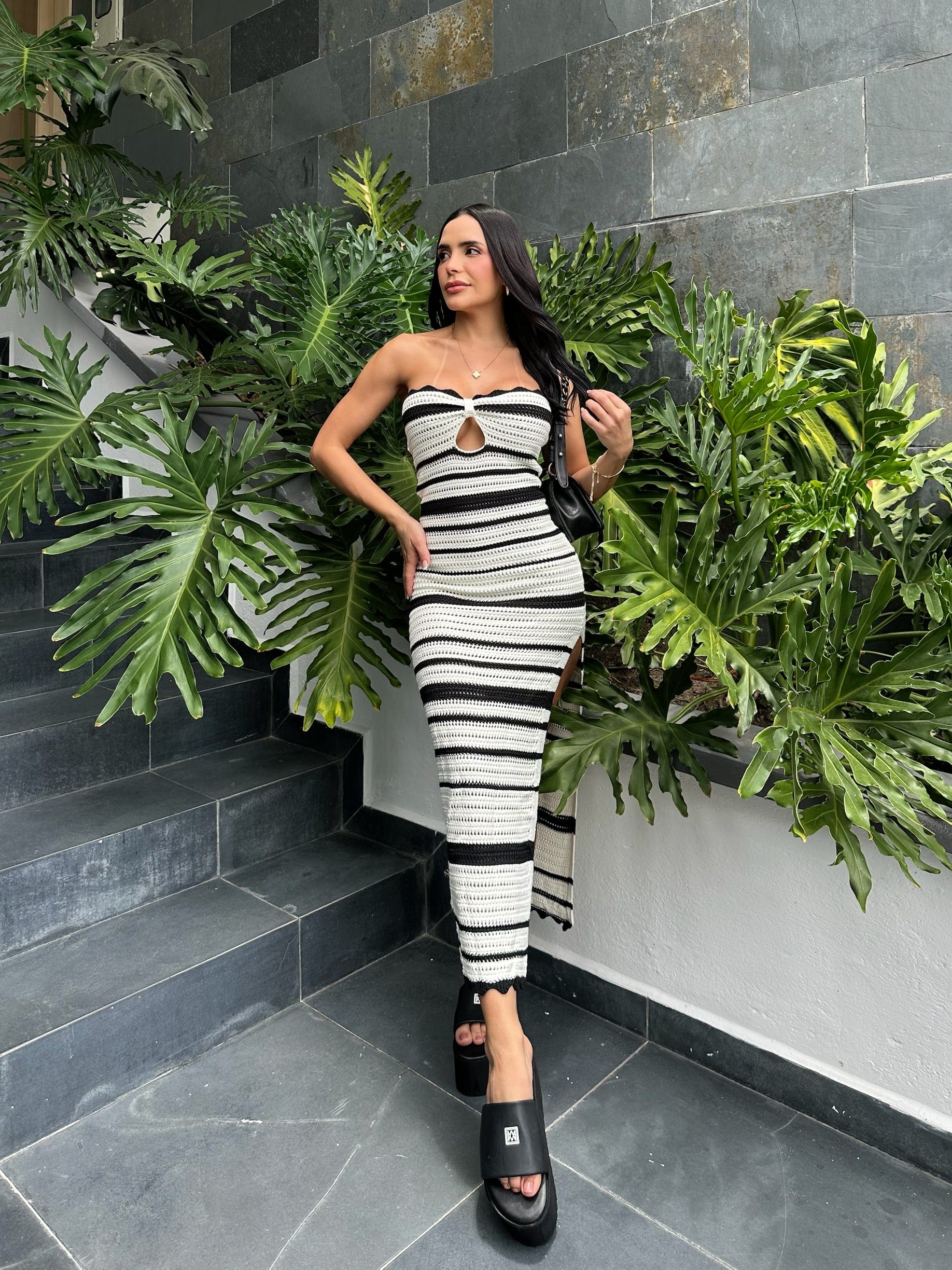 VESTIDO  EMILY BLACO x NEGRO - imagen 1