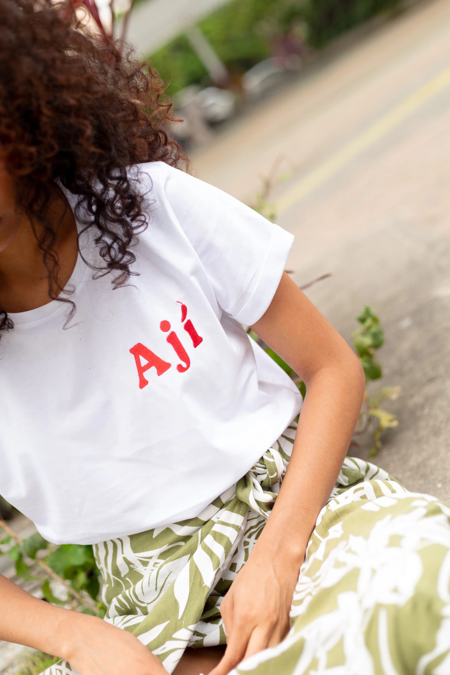 Ají Embroidered Oversized Tee - imagen 2