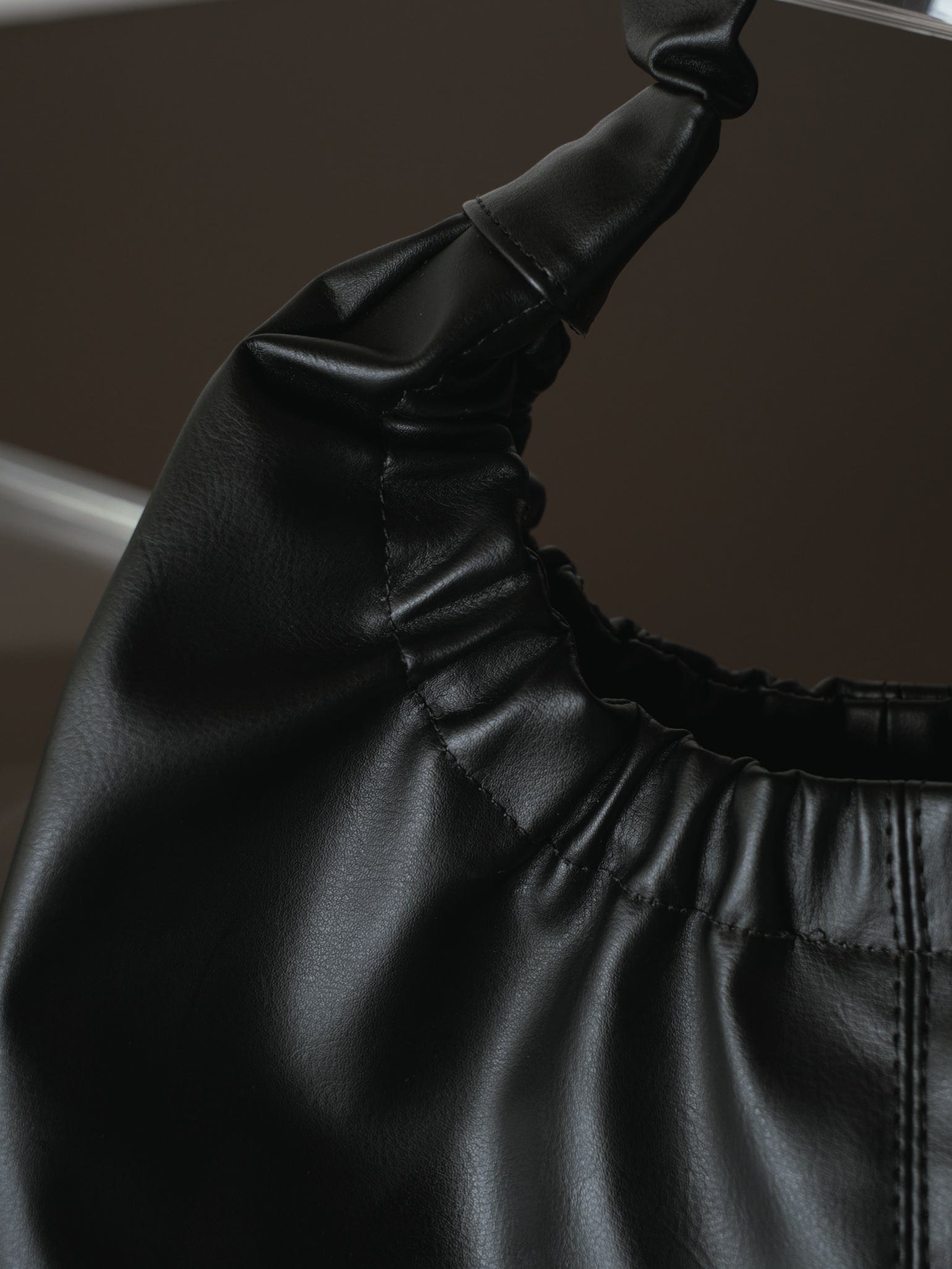 THE DAILY POUCH BAG  - BLACK - imagen 8