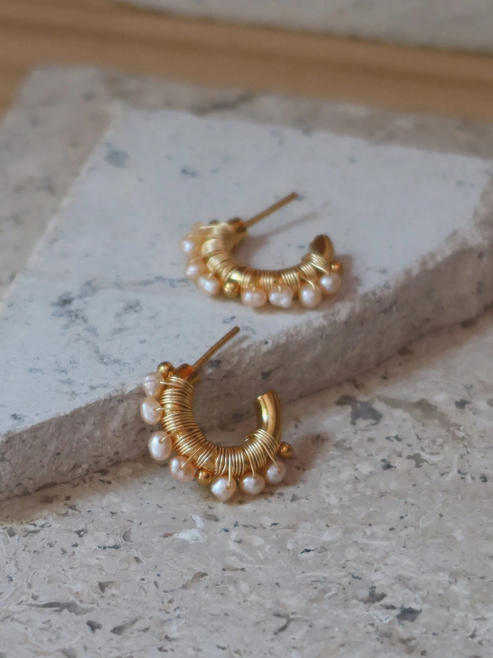 Faro Small Pearl Hoops - imagen 2