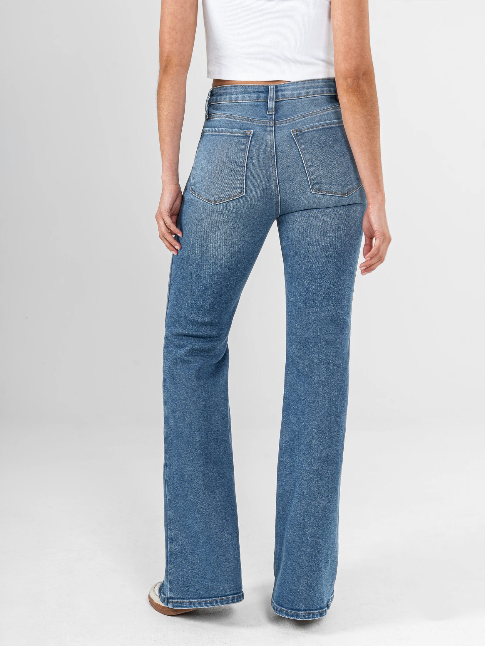 Ref: 066434 Jean flare stretch, bota ancha, tiro alto, tono azul medio - imagen 2