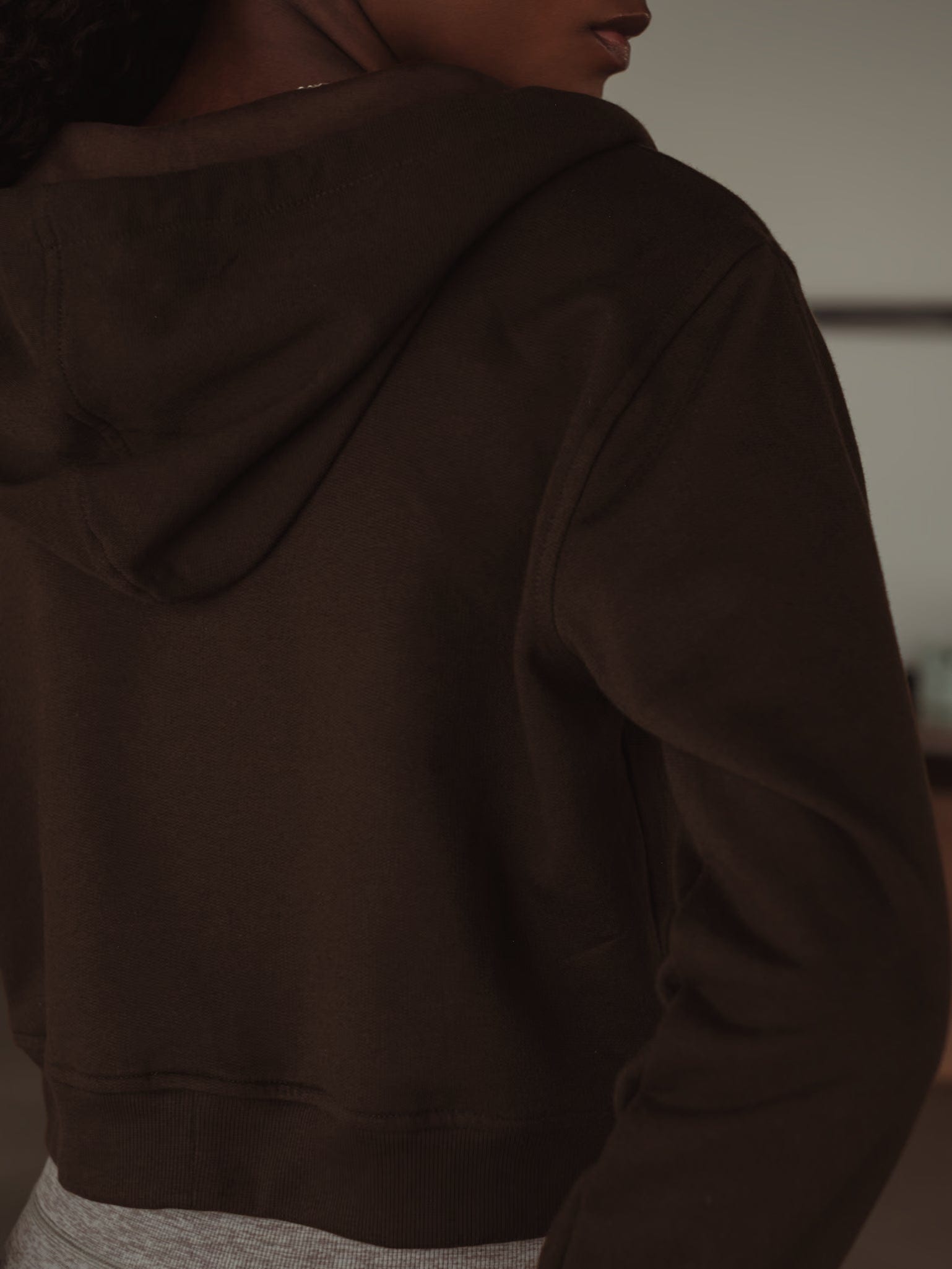 CROPPED ZIP HOODIE - DARK CHOCOLATE - imagen 7