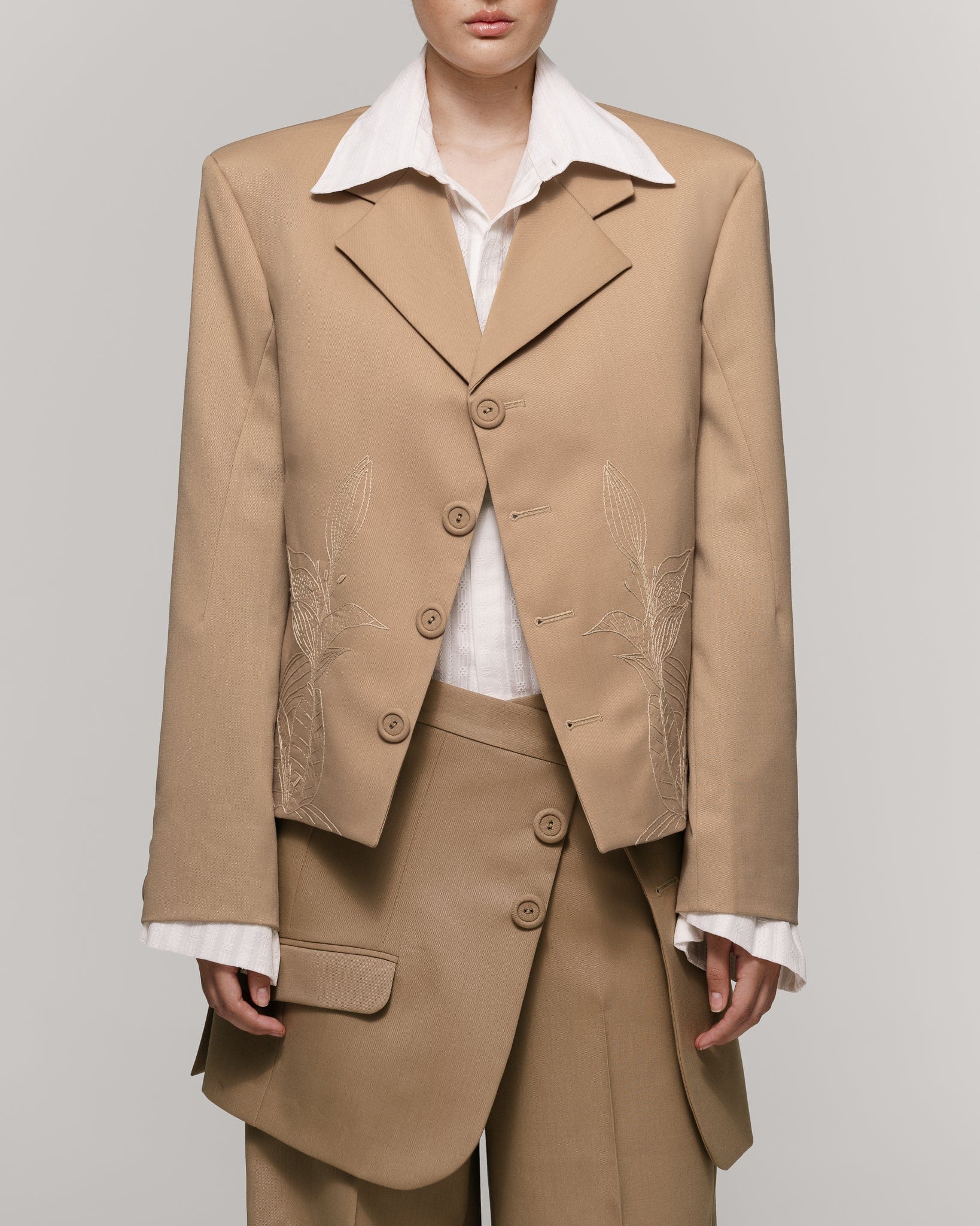 Traje Ambar - imagen 3