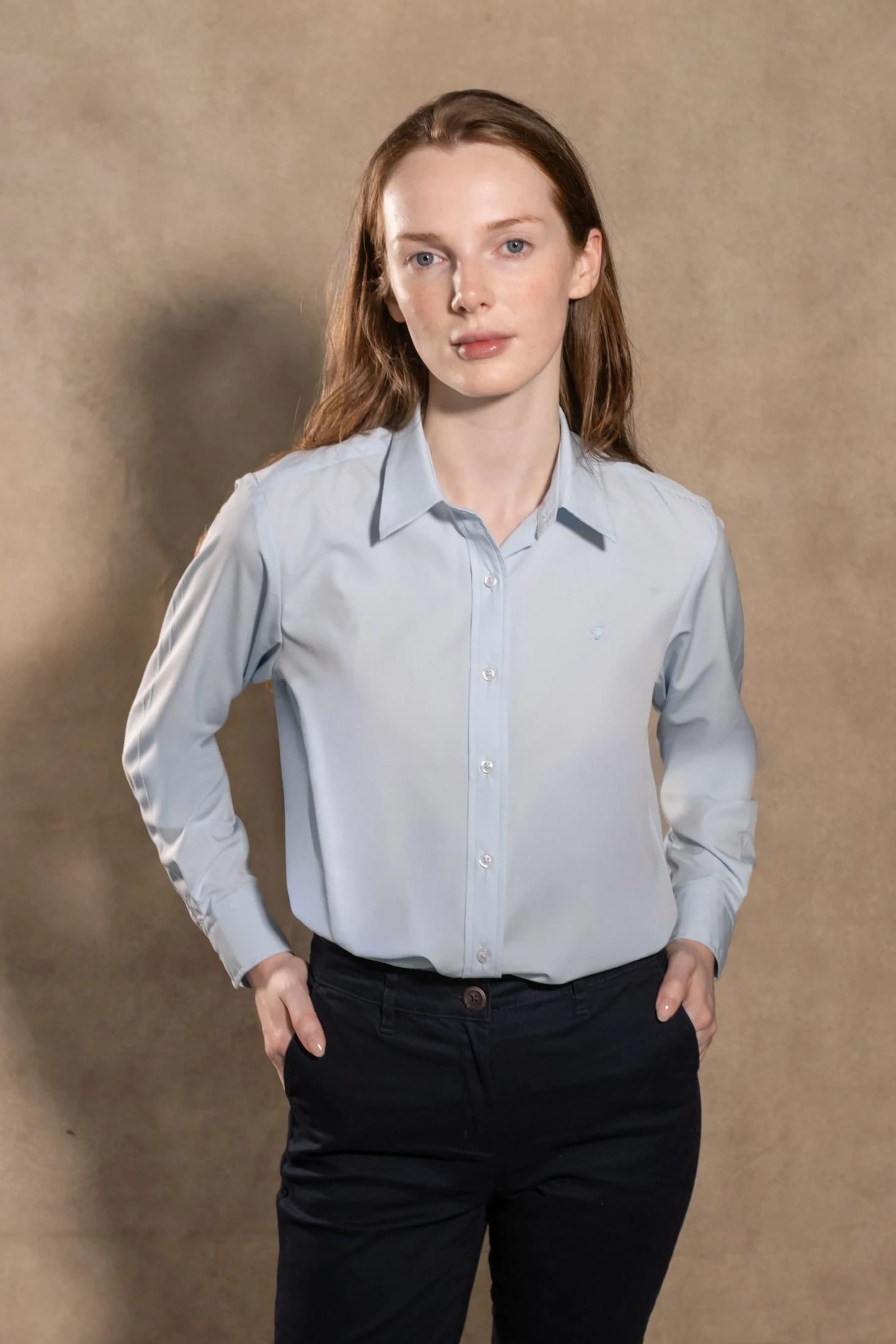 Camisa Performance Antiarrugas De Mujer Azul Claro - imagen 6