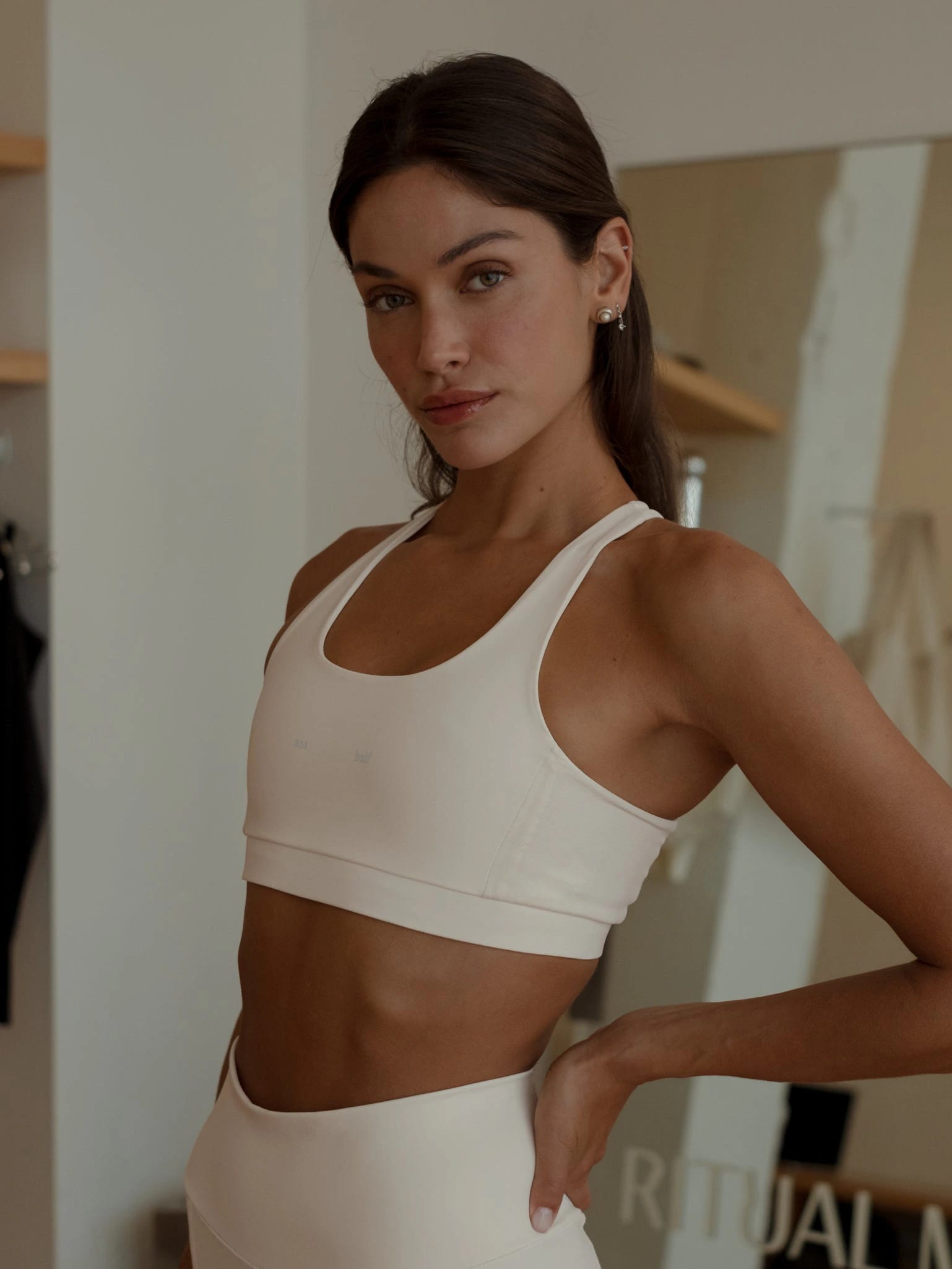 HIKING CROP TOP - IVORY - imagen 4