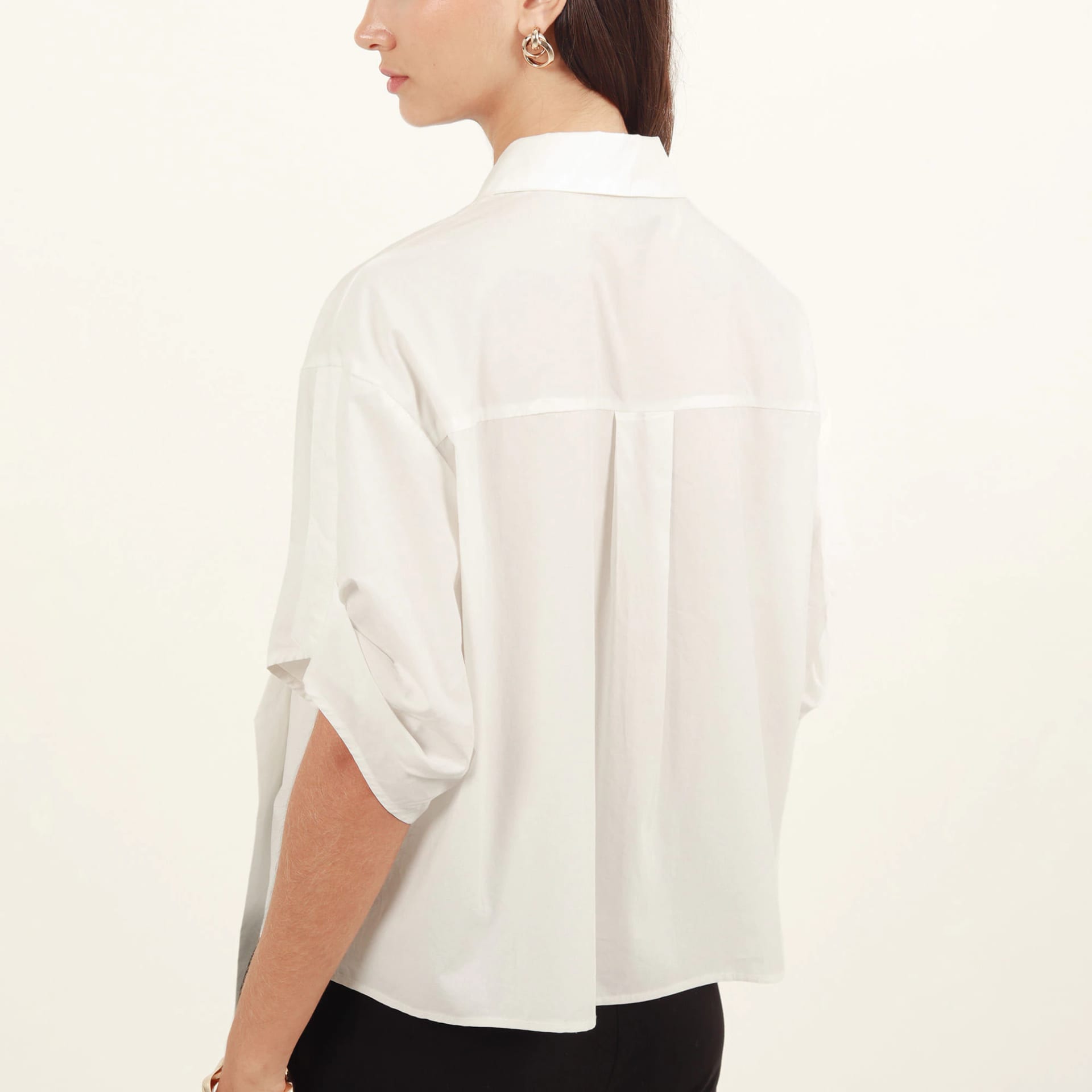 Camisa cuello V manga corta - imagen 2