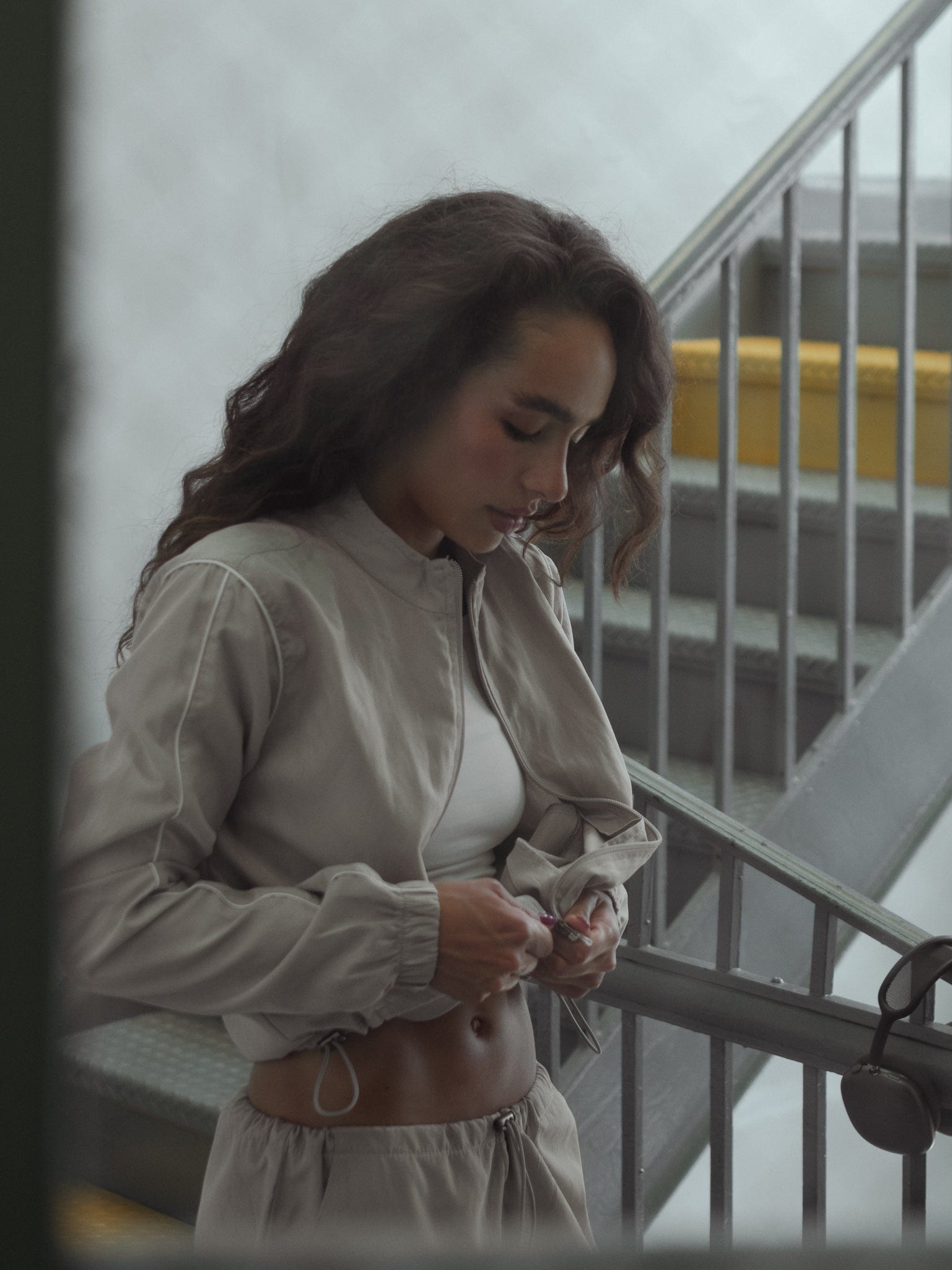 LINE WINDBREAKER JACKET - GRAY & WHITE - imagen 5