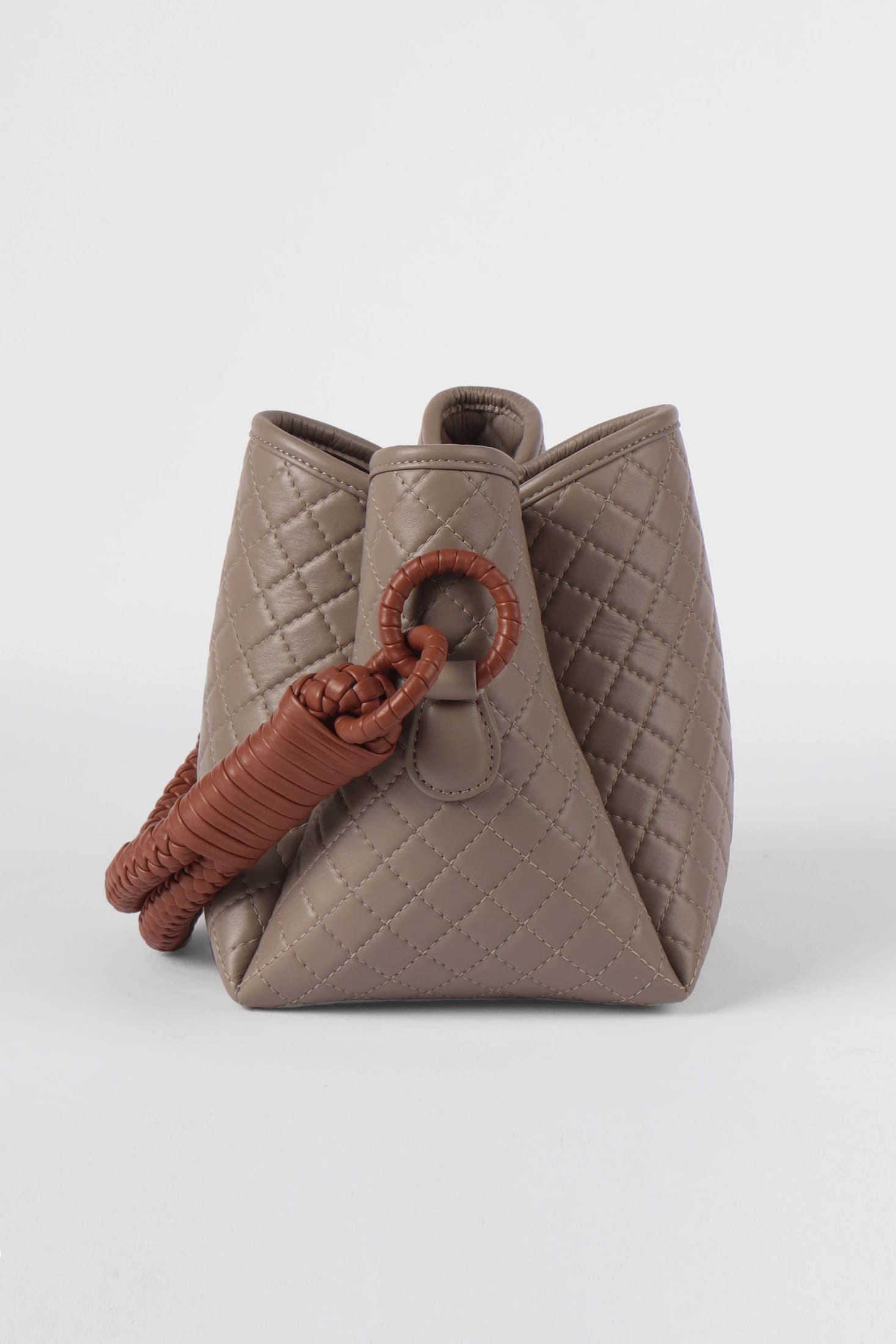 Tulip Mini Bucket Bag, Taupe & Brandy - imagen 3