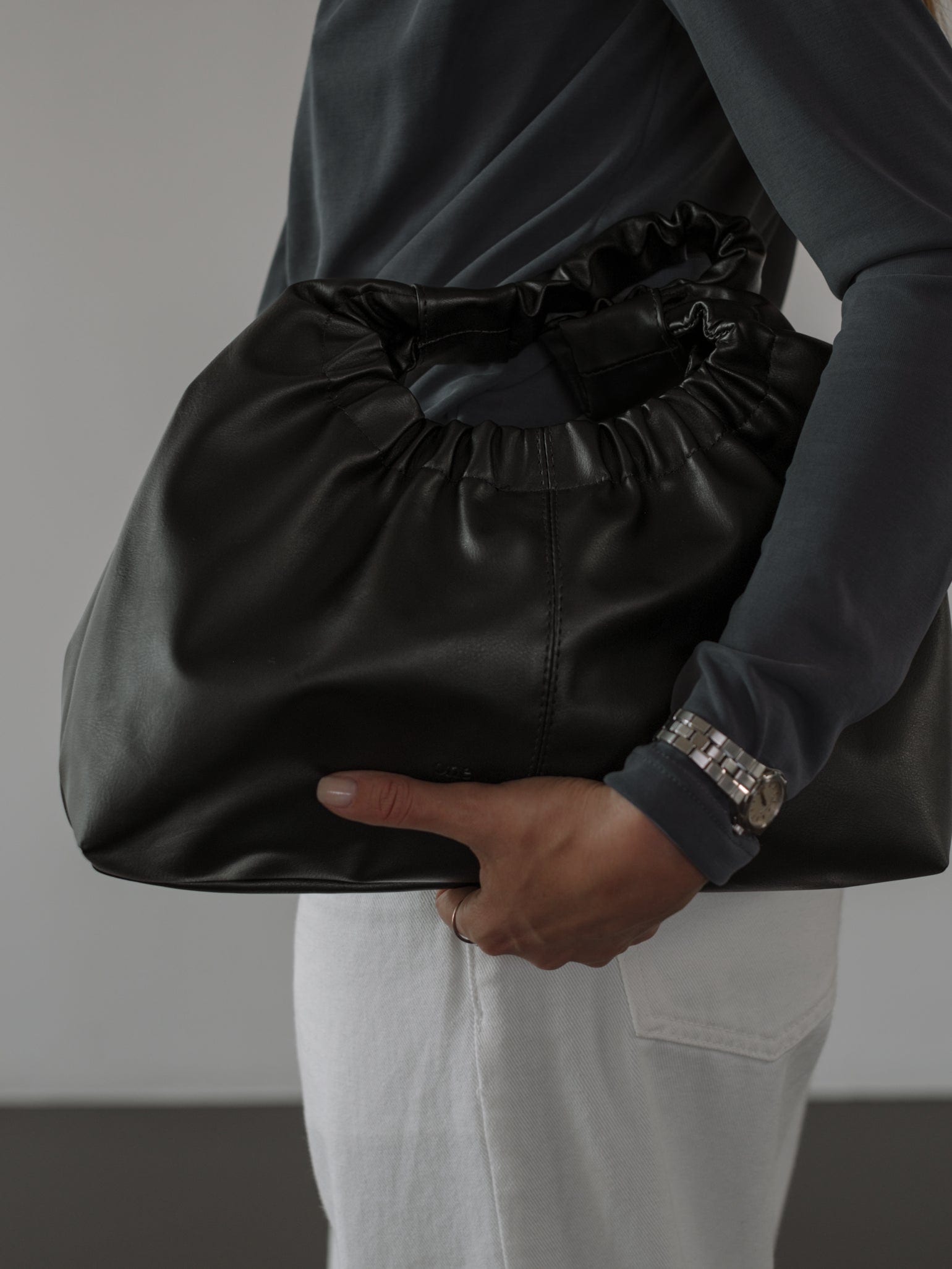 THE DAILY POUCH BAG  - BLACK - imagen 9