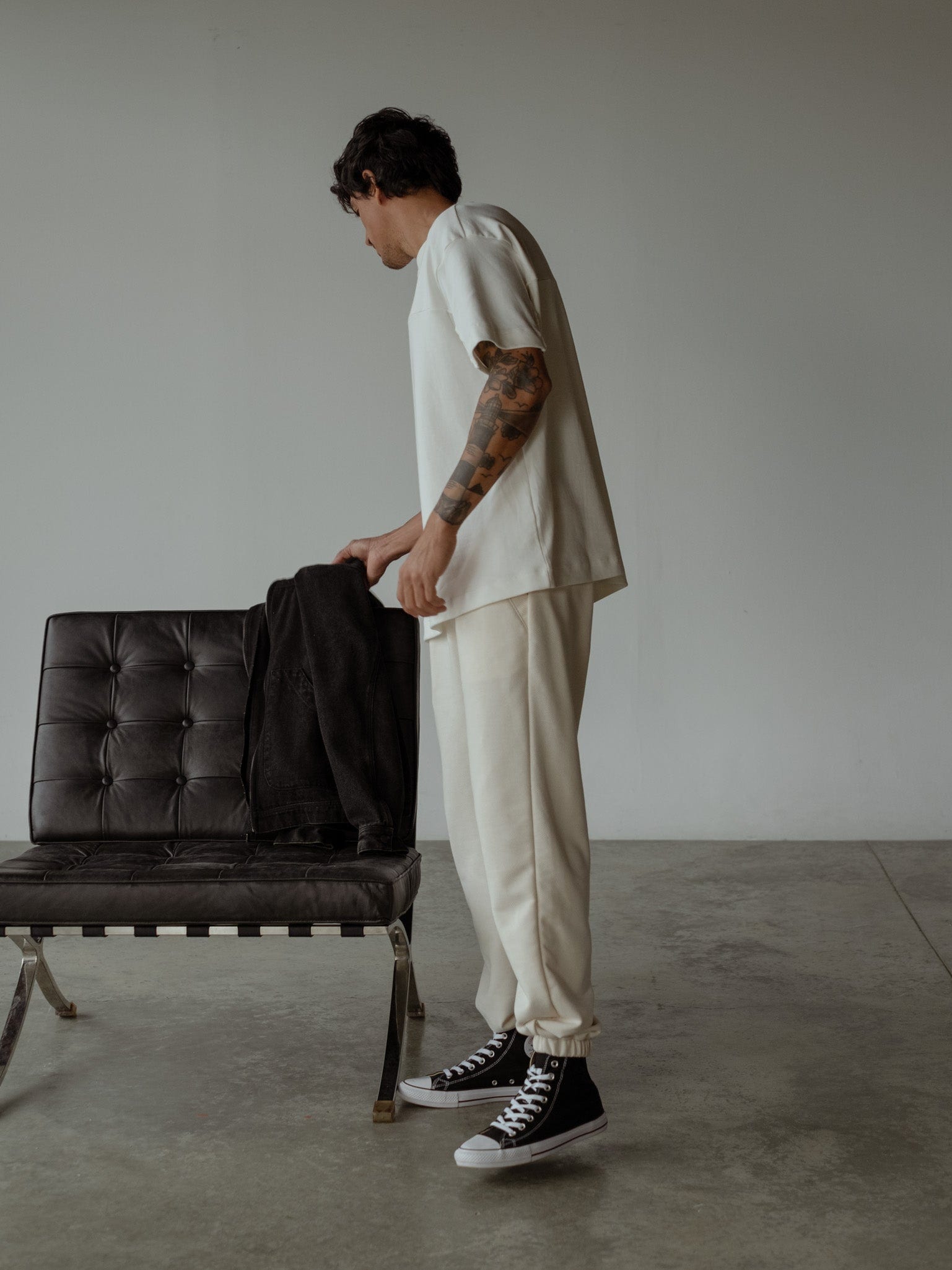 MEN MINIMAL JOGGER - CREAMY - imagen 26