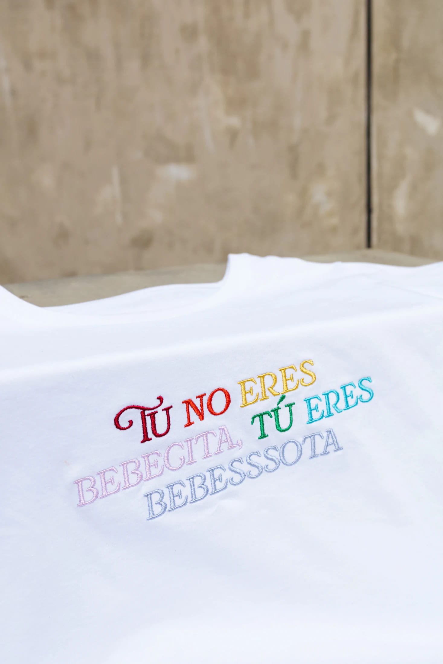 Bebesota Embroidered Cropped Tee - imagen 3