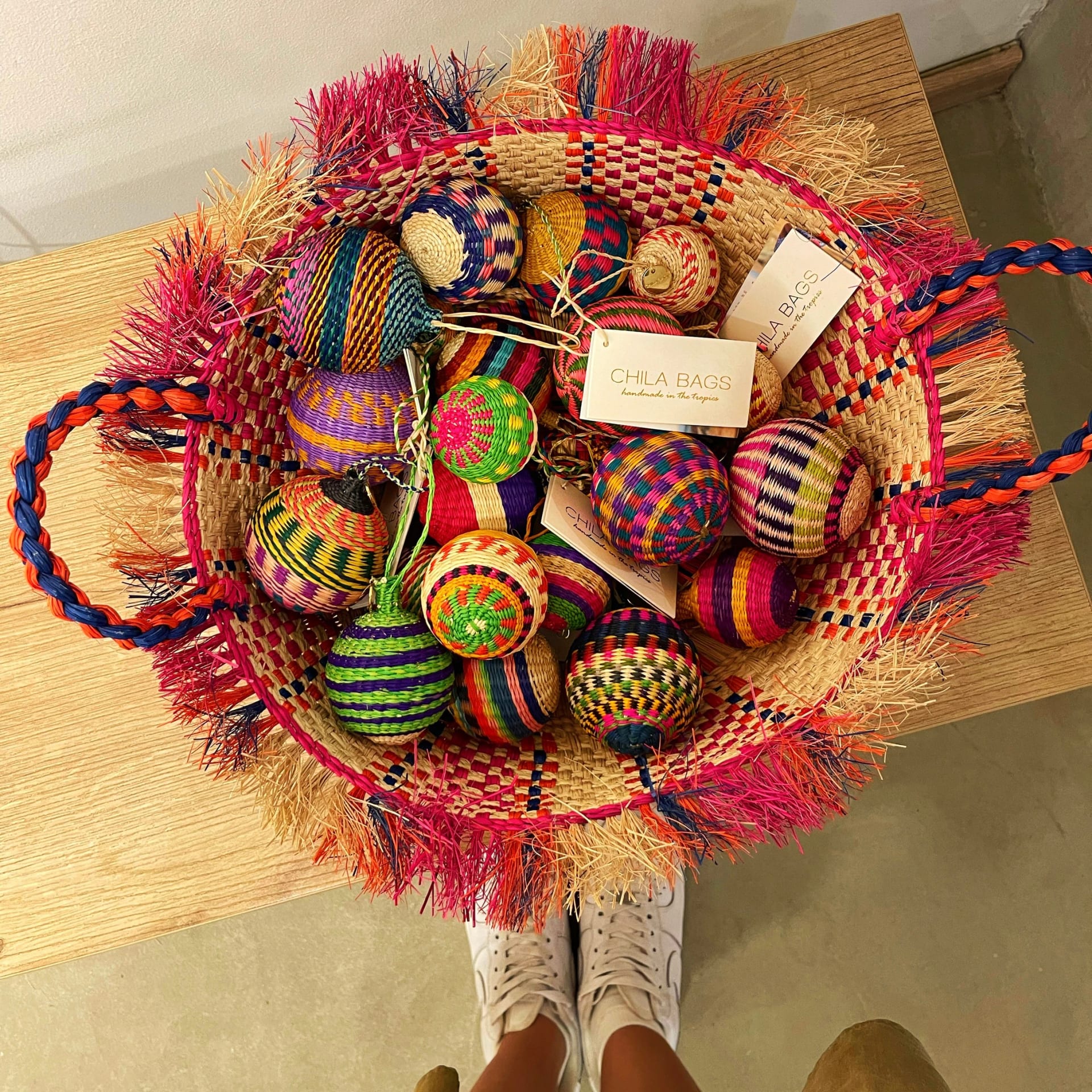 Handmade Iraca Palm Christmas Balls - Set of 3 - imagen 3