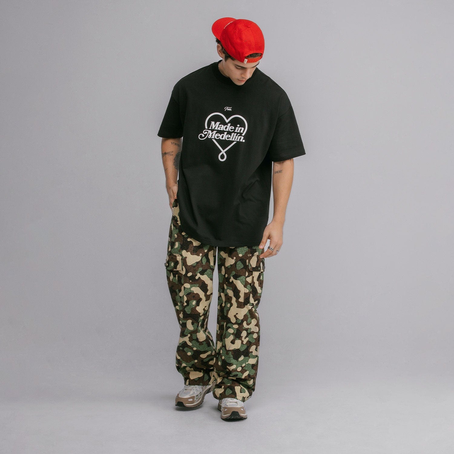 Camiseta Oversized Medellín - Negra - imagen 6