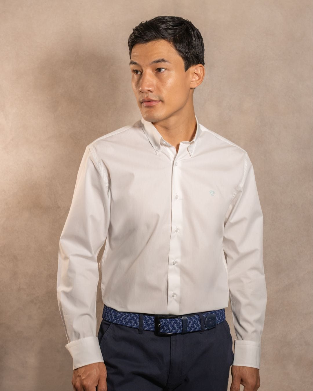 Camisa Antimanchas Popelina Blanco Logo Azul Claro - imagen 3