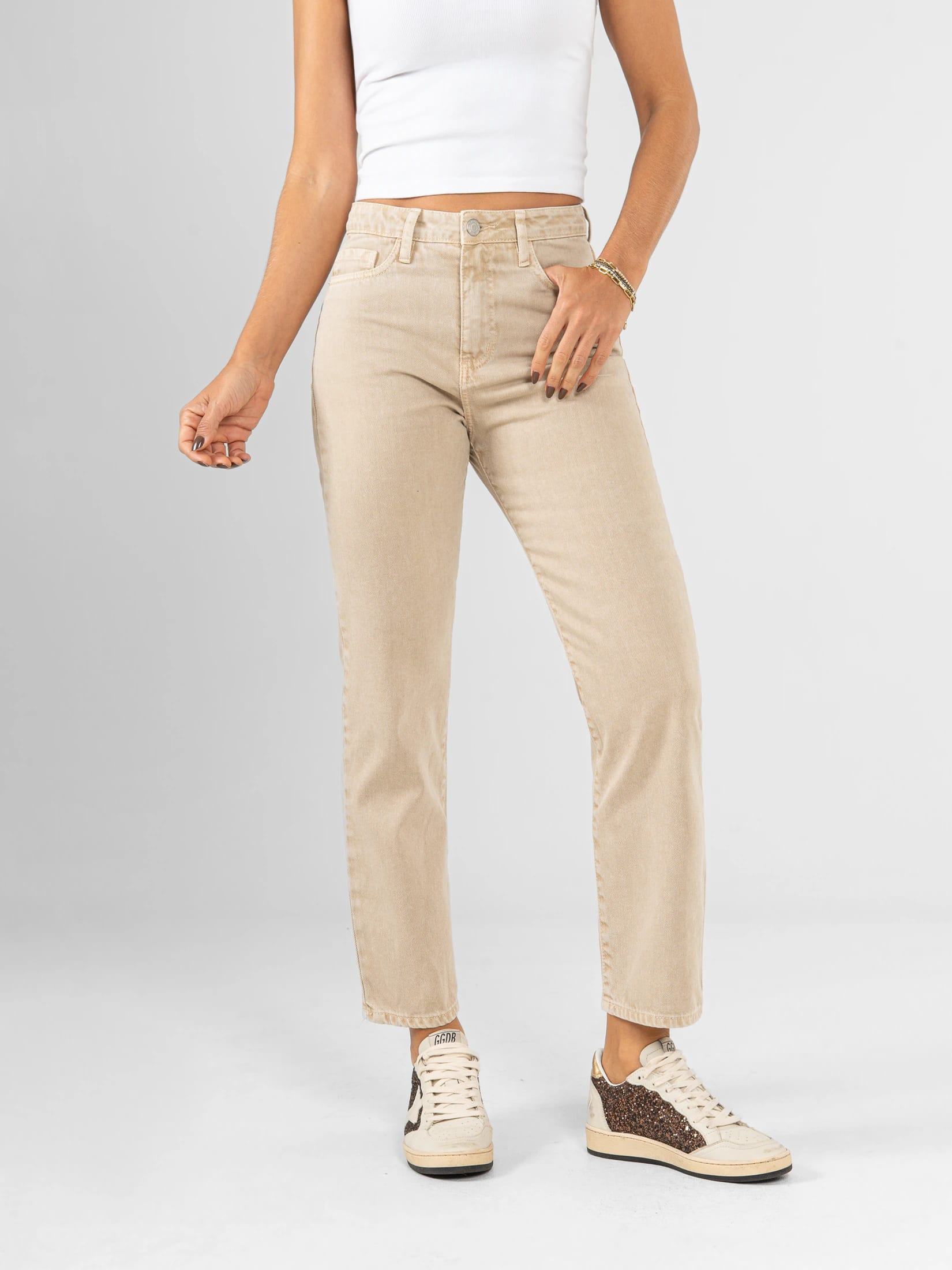 Ref: 0620526 Pantalón mom fit, rígido, tiro alto, tono caqui - imagen 5