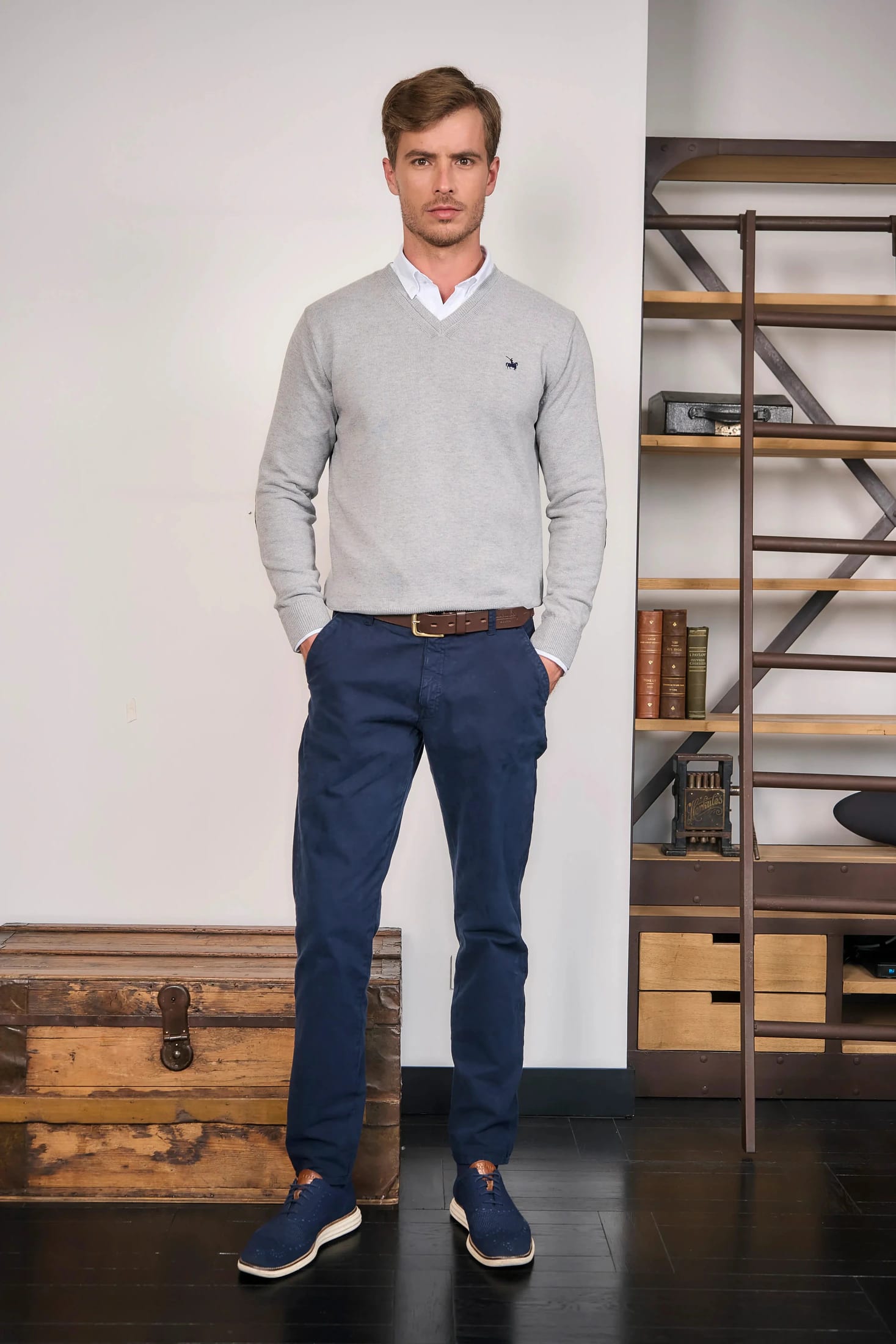 Suéter V neck Hombre Gris Claro - imagen 4