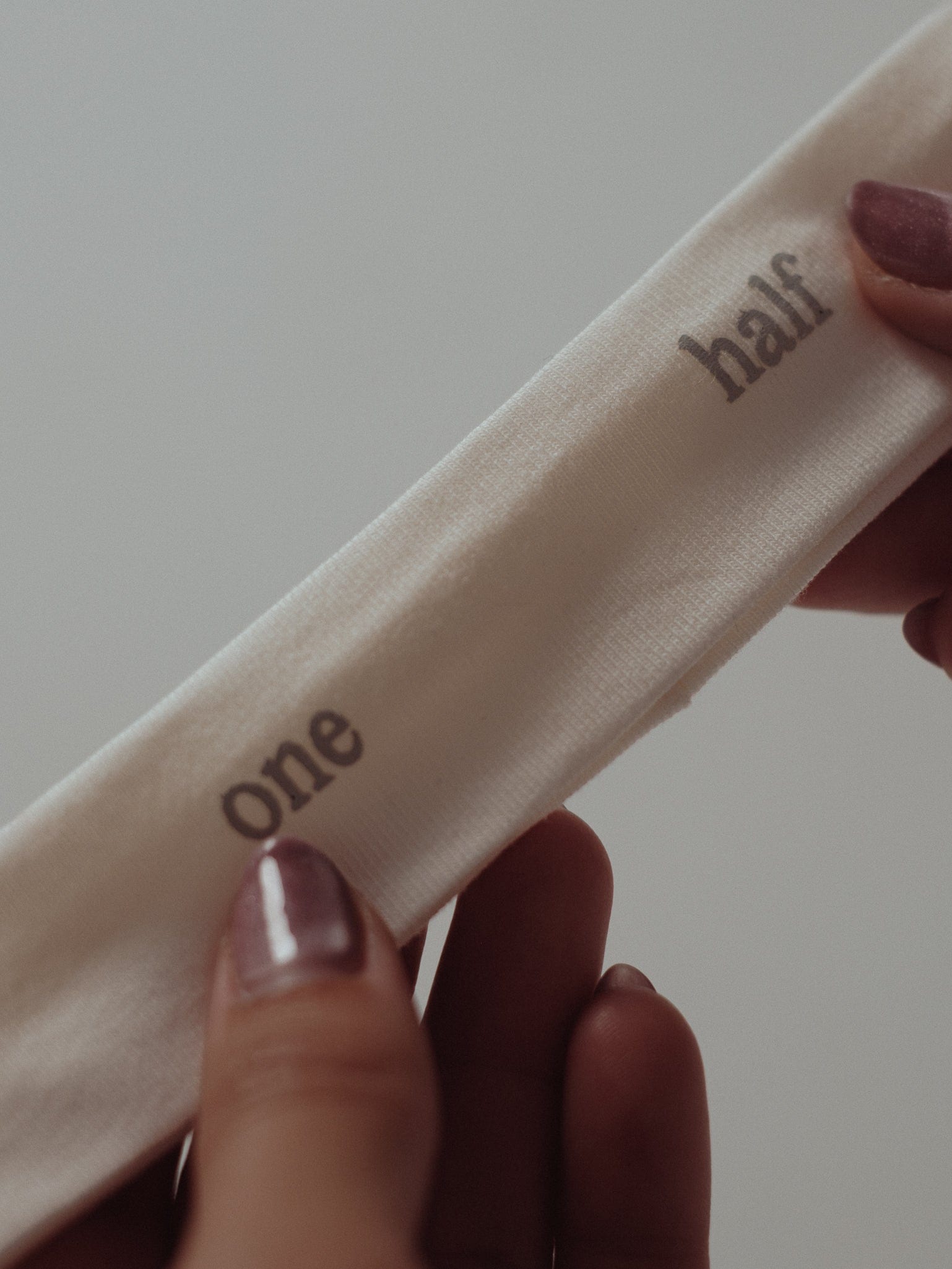 SLIM HEADBAND - SOFT WHITE - imagen 2