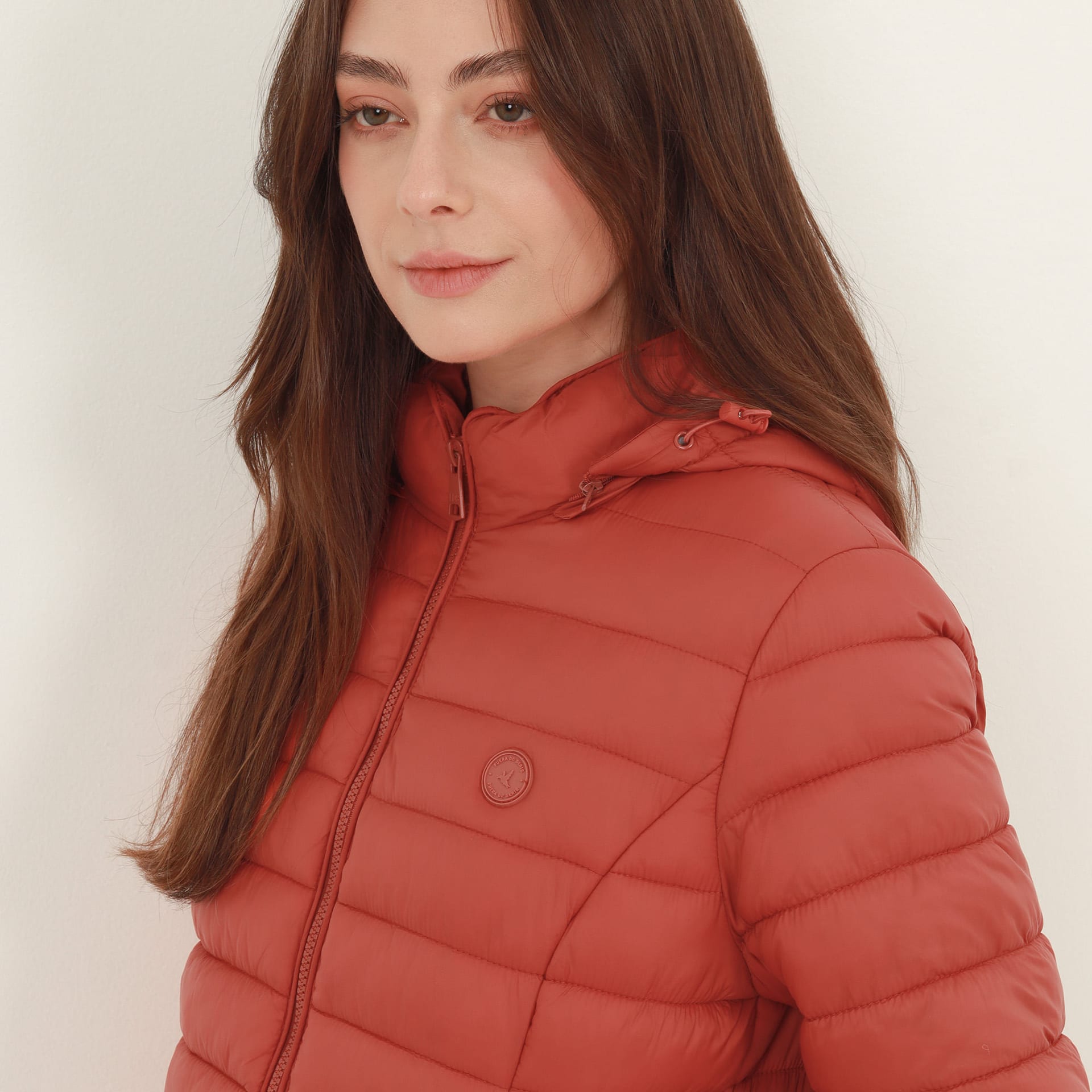 Chaqueta acolchada básica cuello alto con capucha - imagen 51
