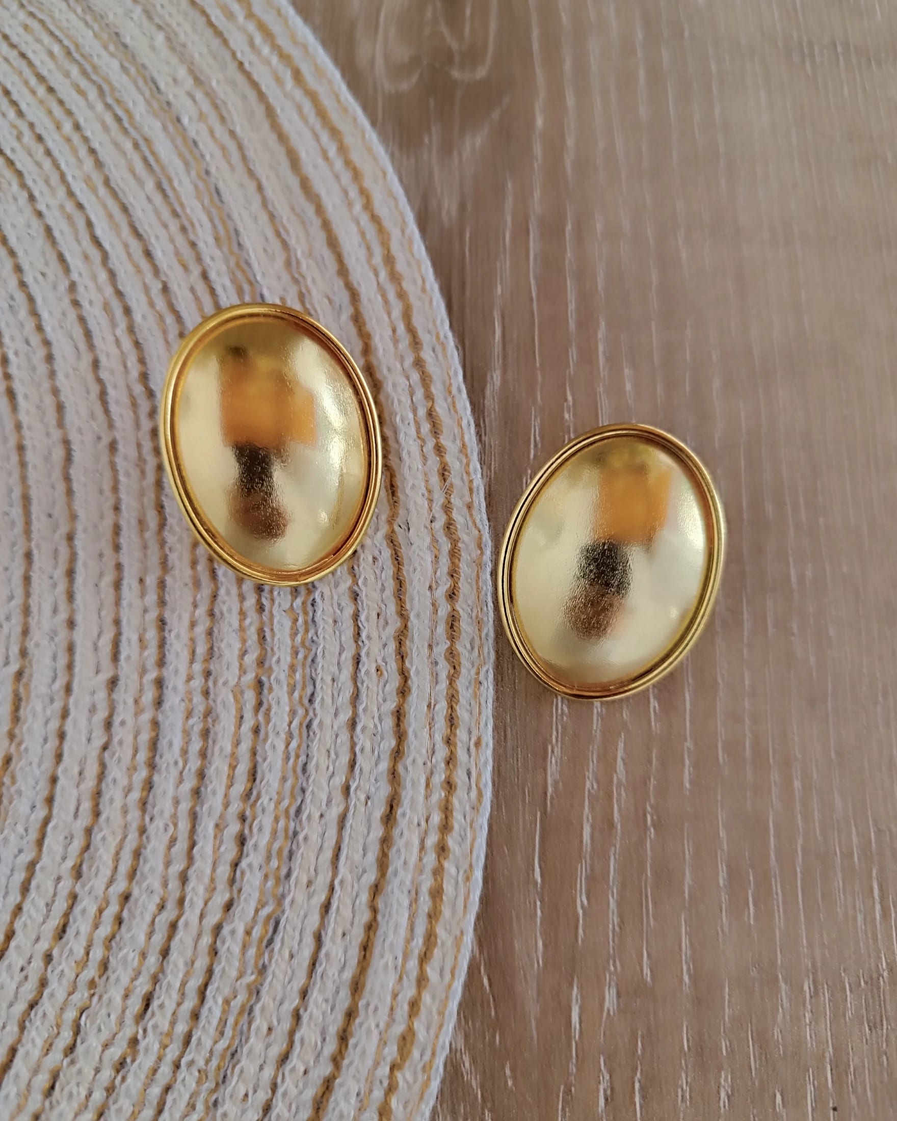 Aretes Topos ovalados doble hilo medianos Dorado Mate - imagen 6