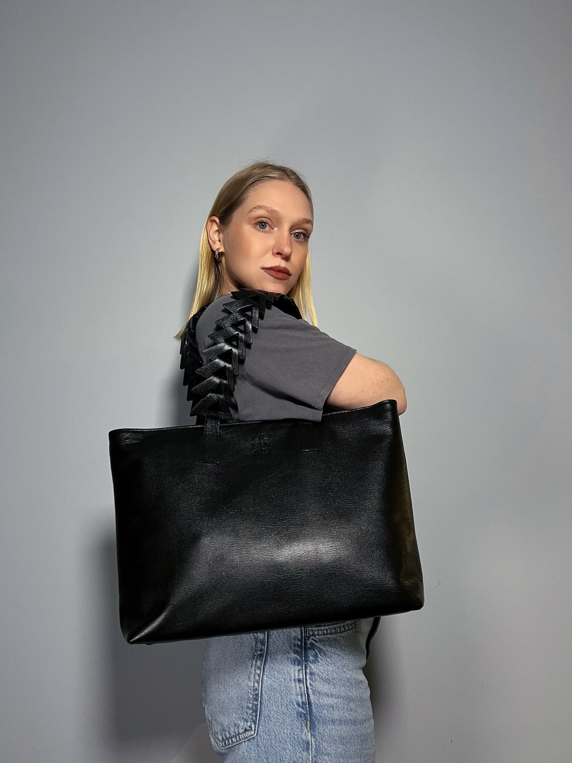 Caro Laptop Tote Negro 14" - imagen 2