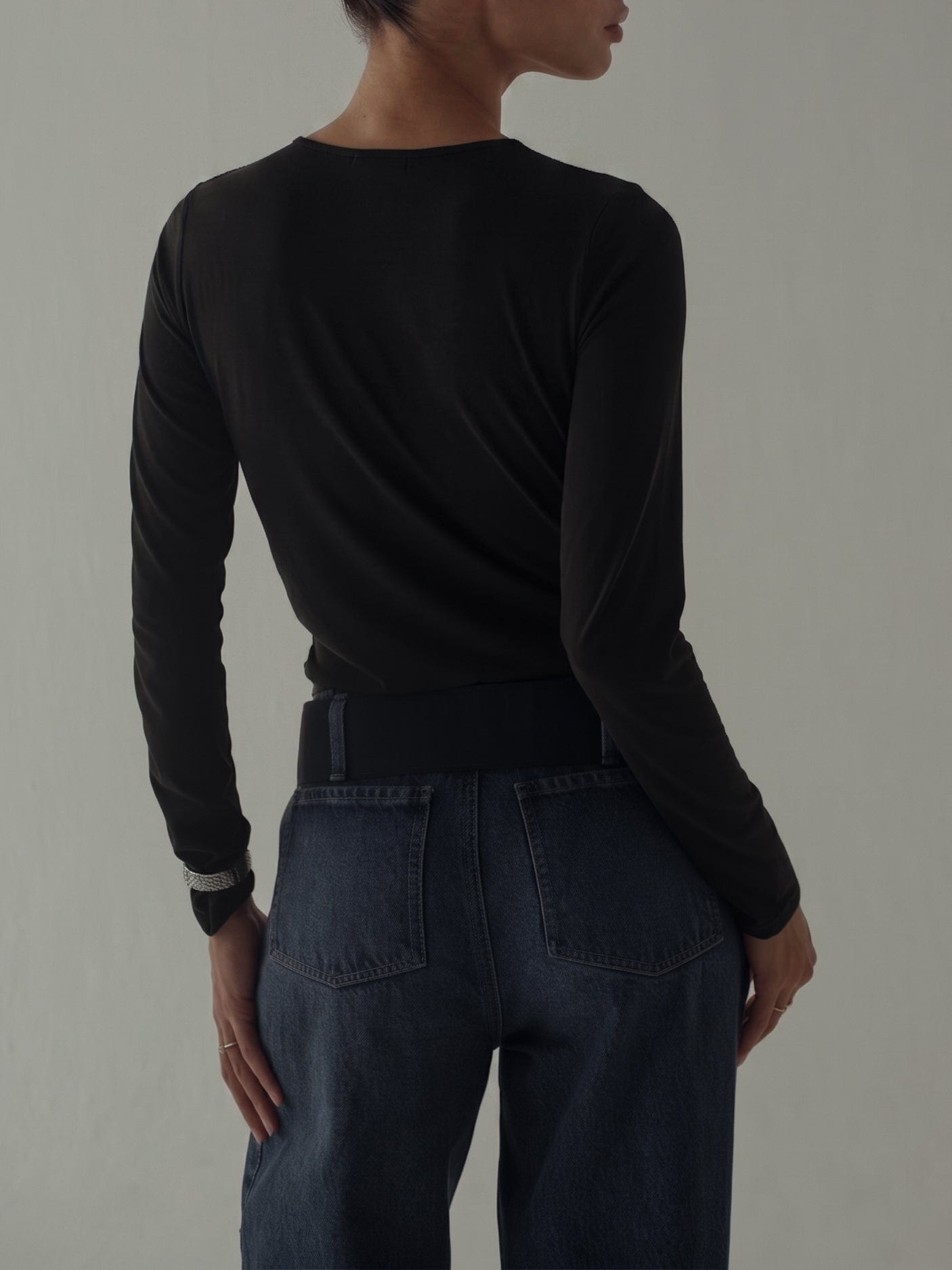 LONG SLEEVE FLOWY BODY - BLACK - imagen 7