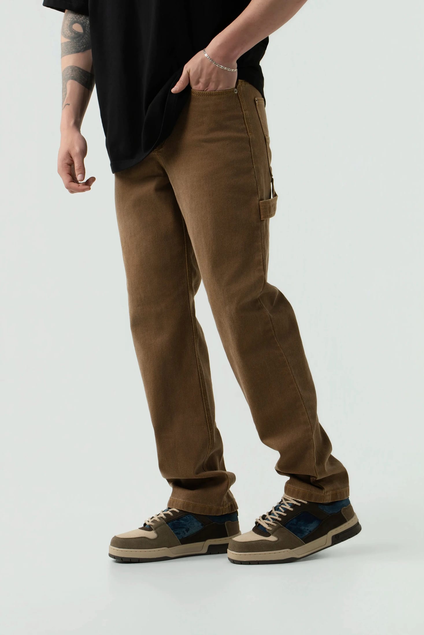 PANTALON CARGO COLOR CAFE - imagen 3