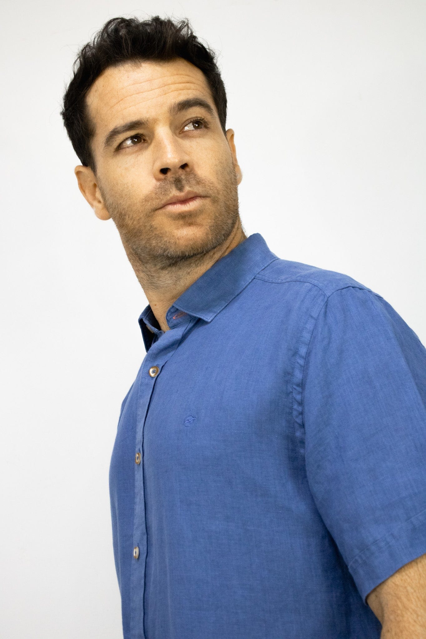 CAMISA LINO MANGA CORTA AZUL PARA HOMBRE - imagen 4