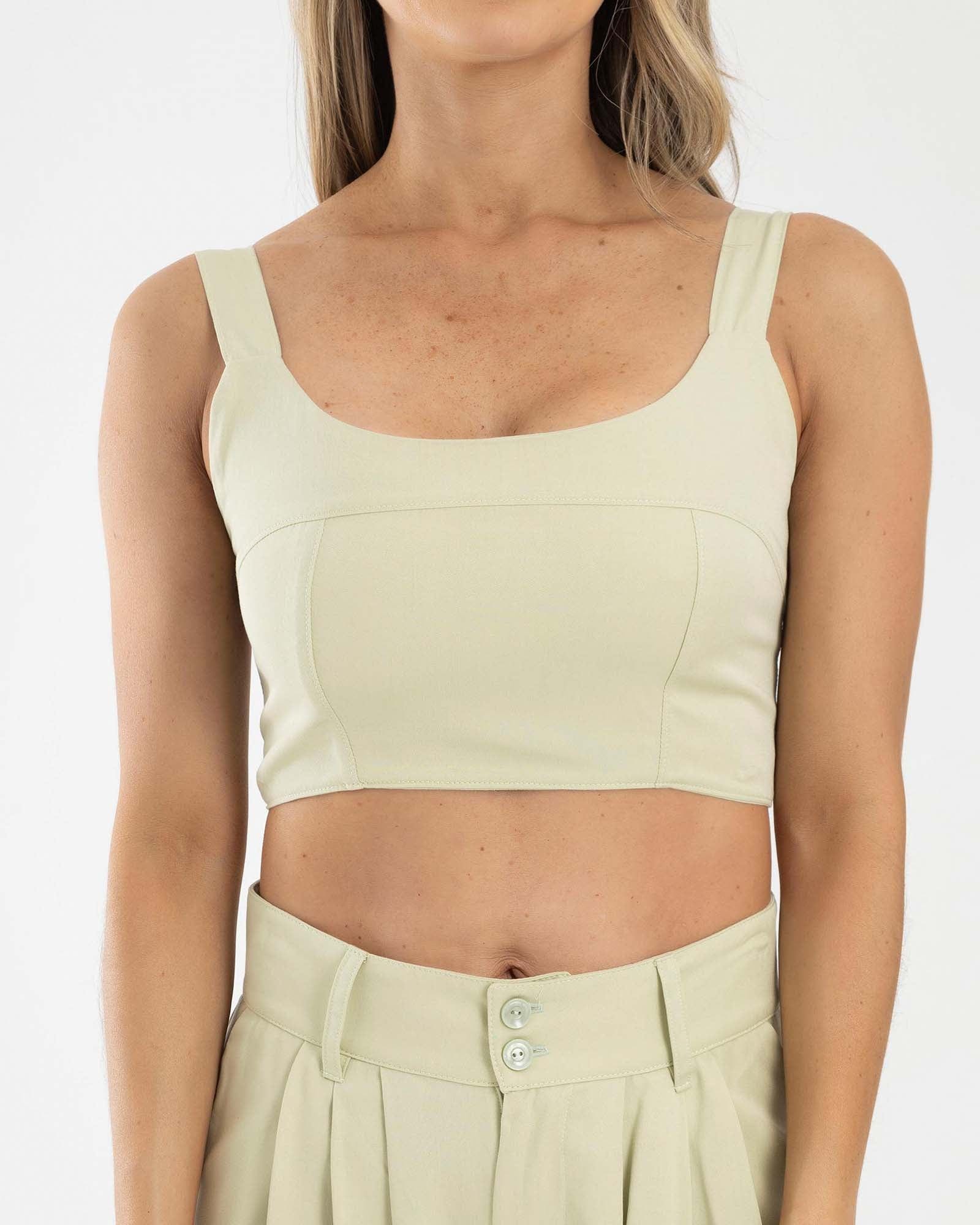 Blusa corta casual verde claro golden hour fiber - imagen 2